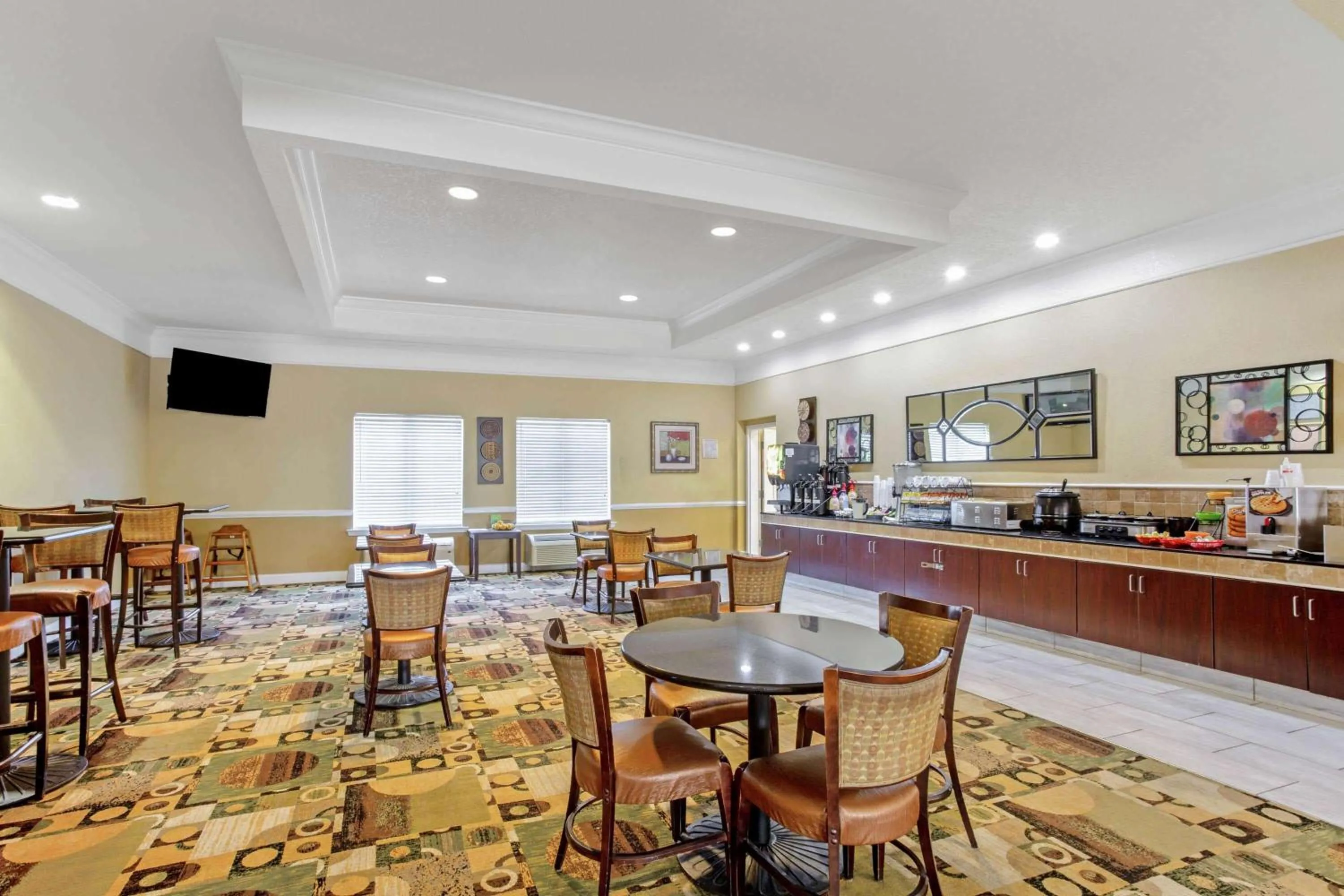 Restaurant/places to eat in Stay Express Inn & Suites - Mobile, AL