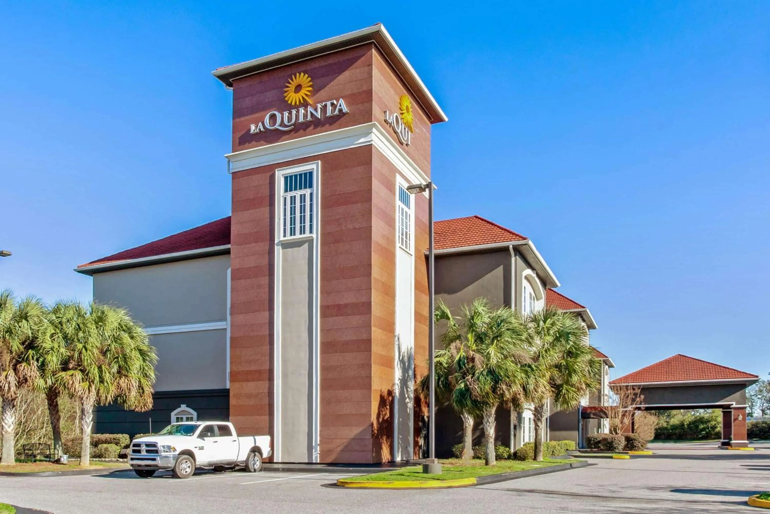 Property building in Stay Express Inn & Suites - Mobile, AL