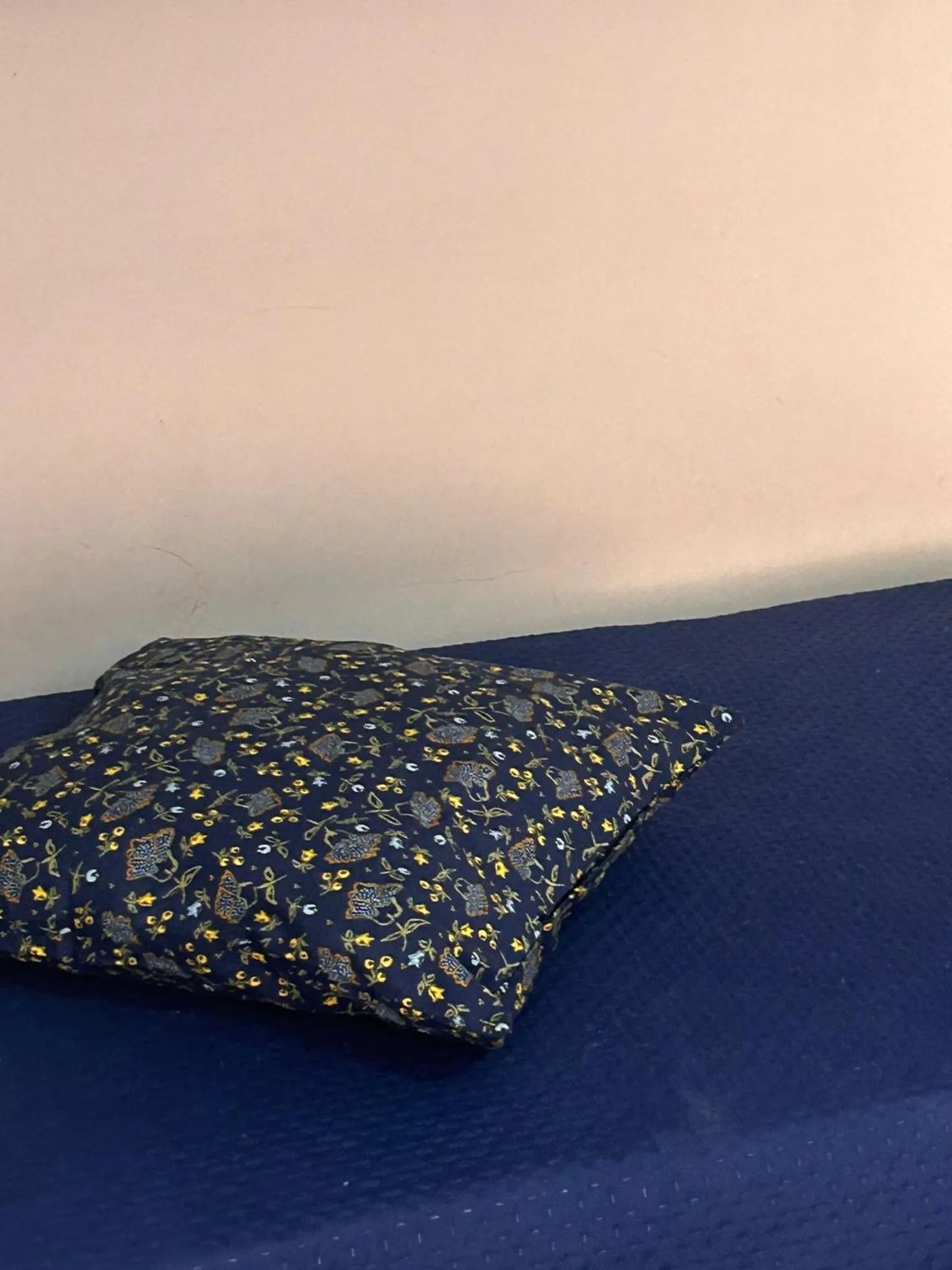 Decorative detail, Bed in ARIEL B&B