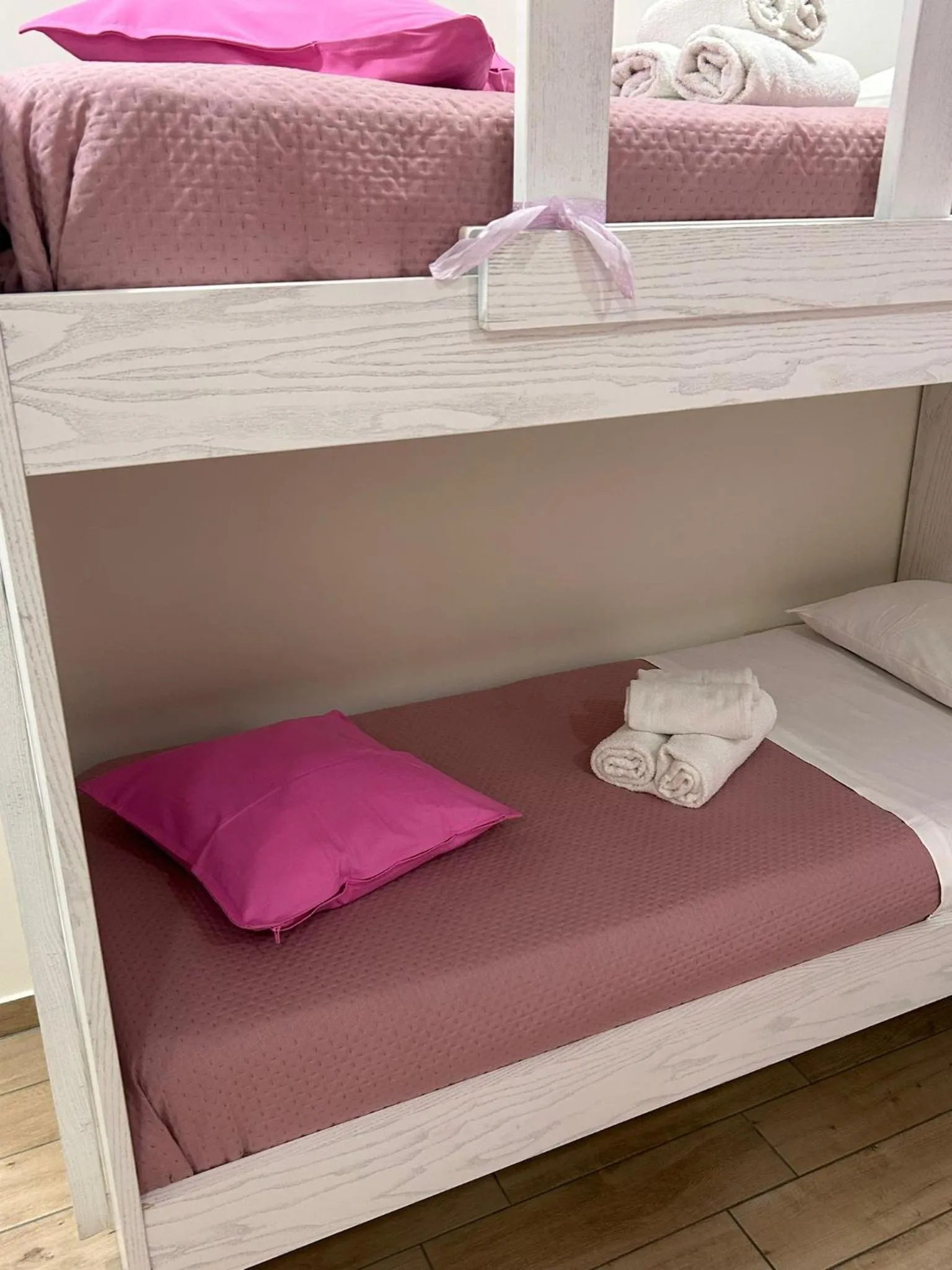 Decorative detail, Bed in ARIEL B&B