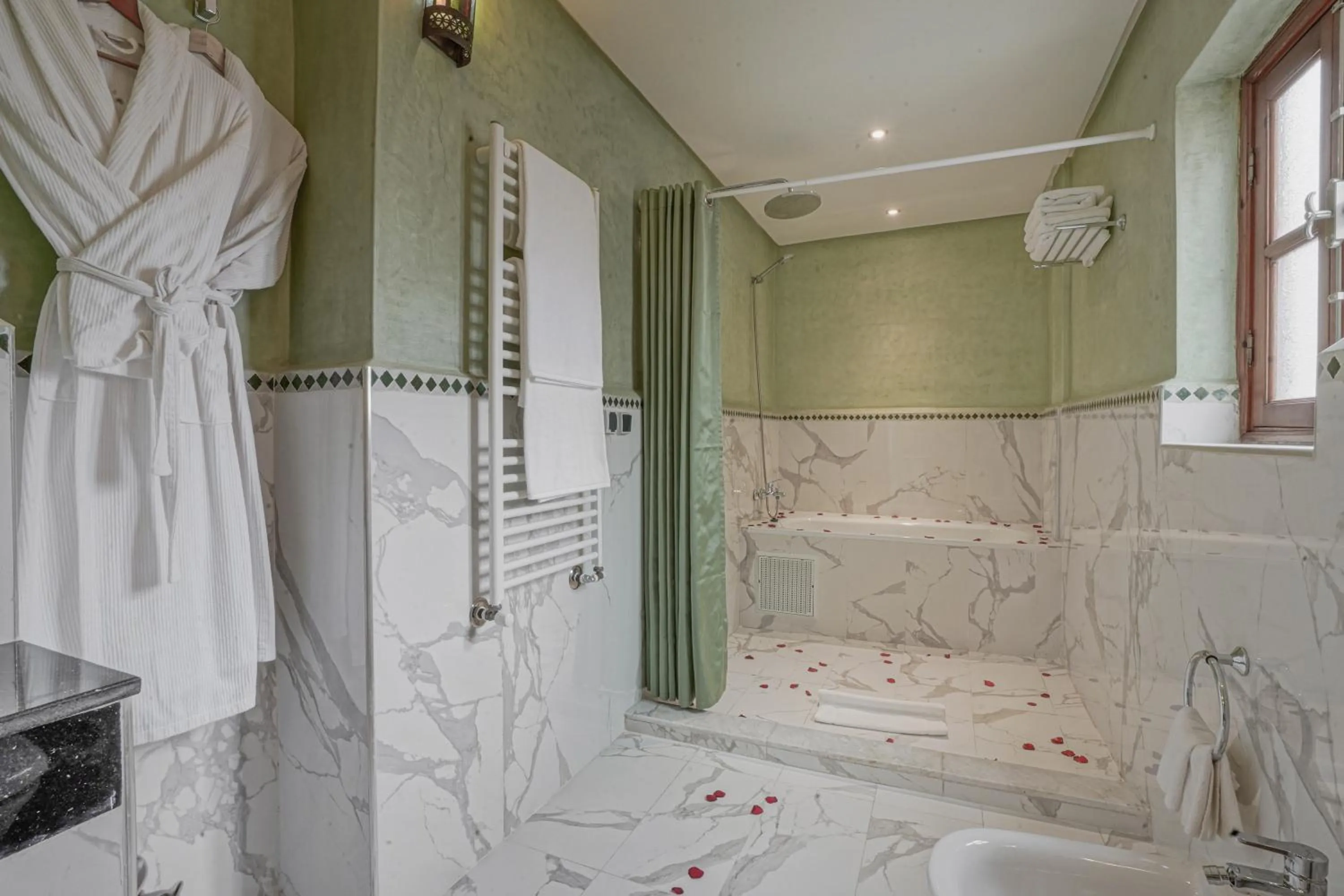 Bathroom in Algilà Fes Riad Medina Charme Hotel