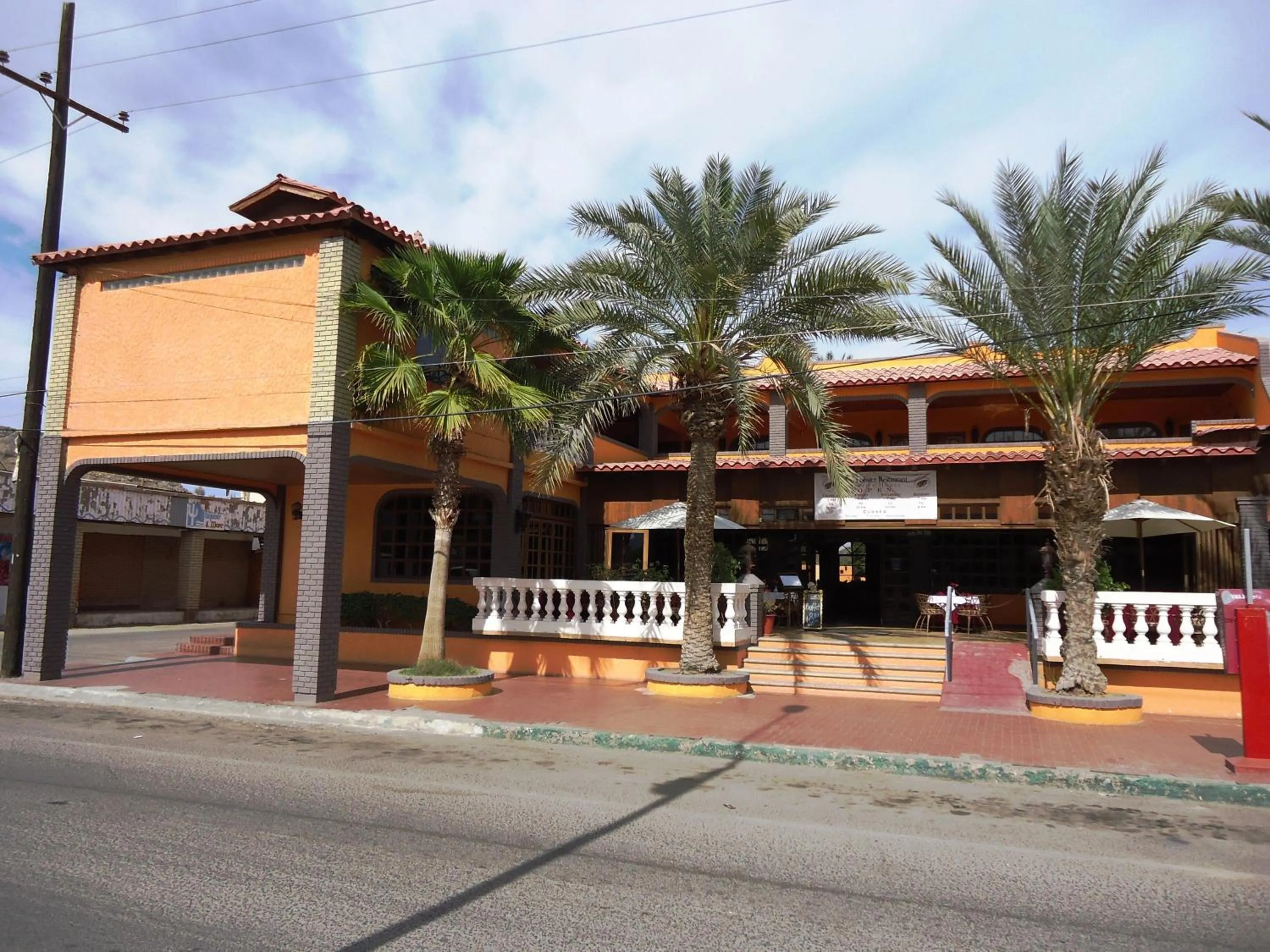 Street view in Hotel La Hacienda de la Langosta Roja