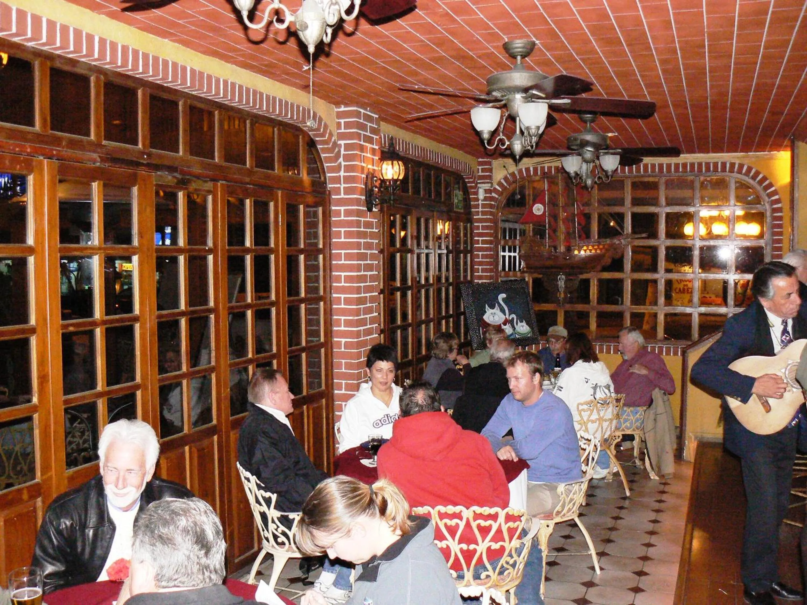 Restaurant/places to eat in Hotel La Hacienda de la Langosta Roja