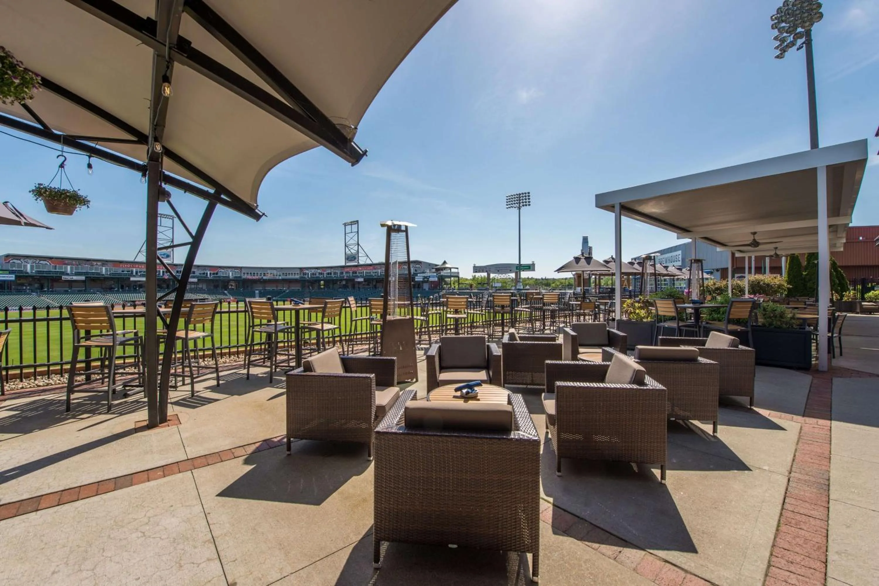 Patio in Hilton Garden Inn Manchester Downtown