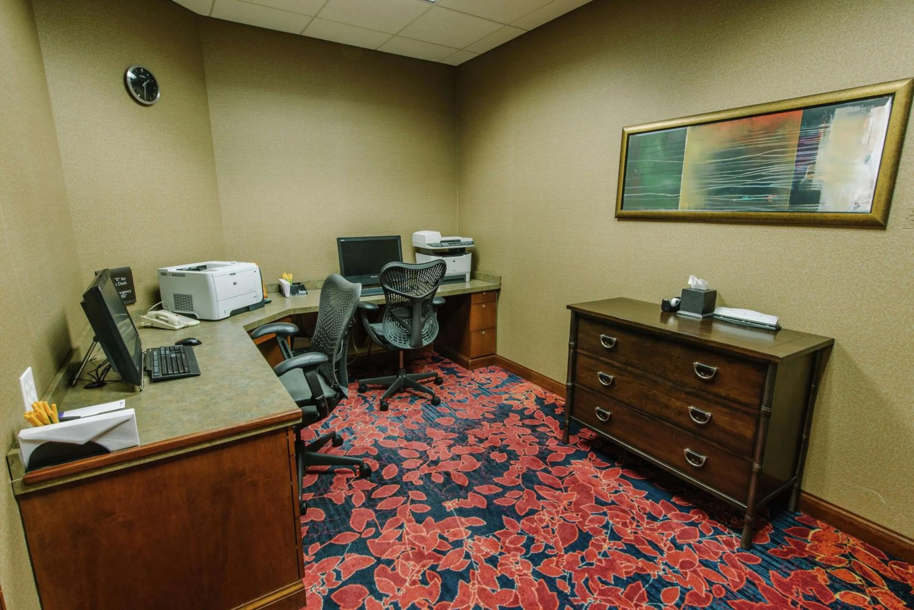 Business facilities in Hilton Garden Inn Manchester Downtown