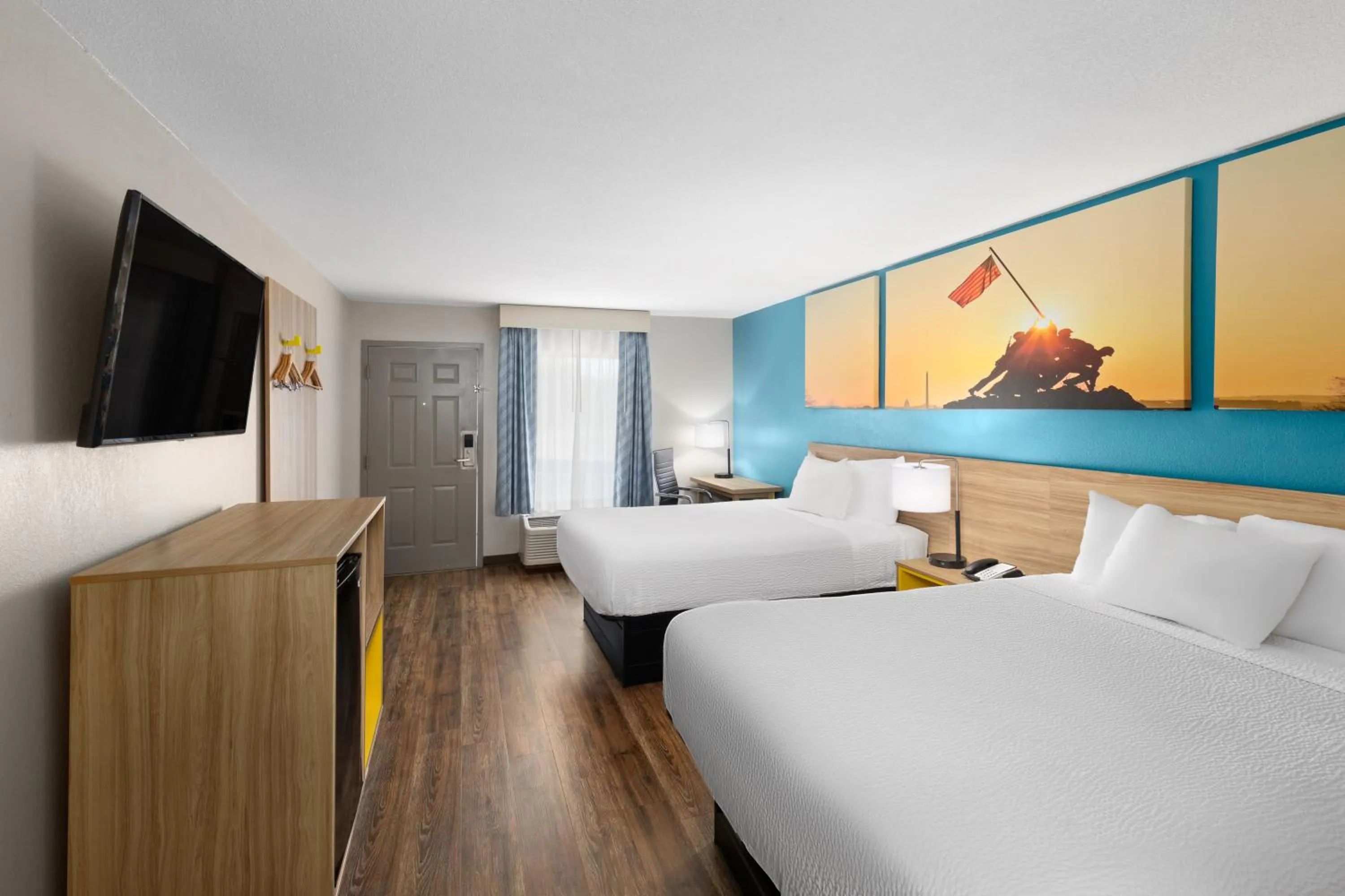 Bedroom, Bed in Days Inn by Wyndham Clarksville North EXIT 4