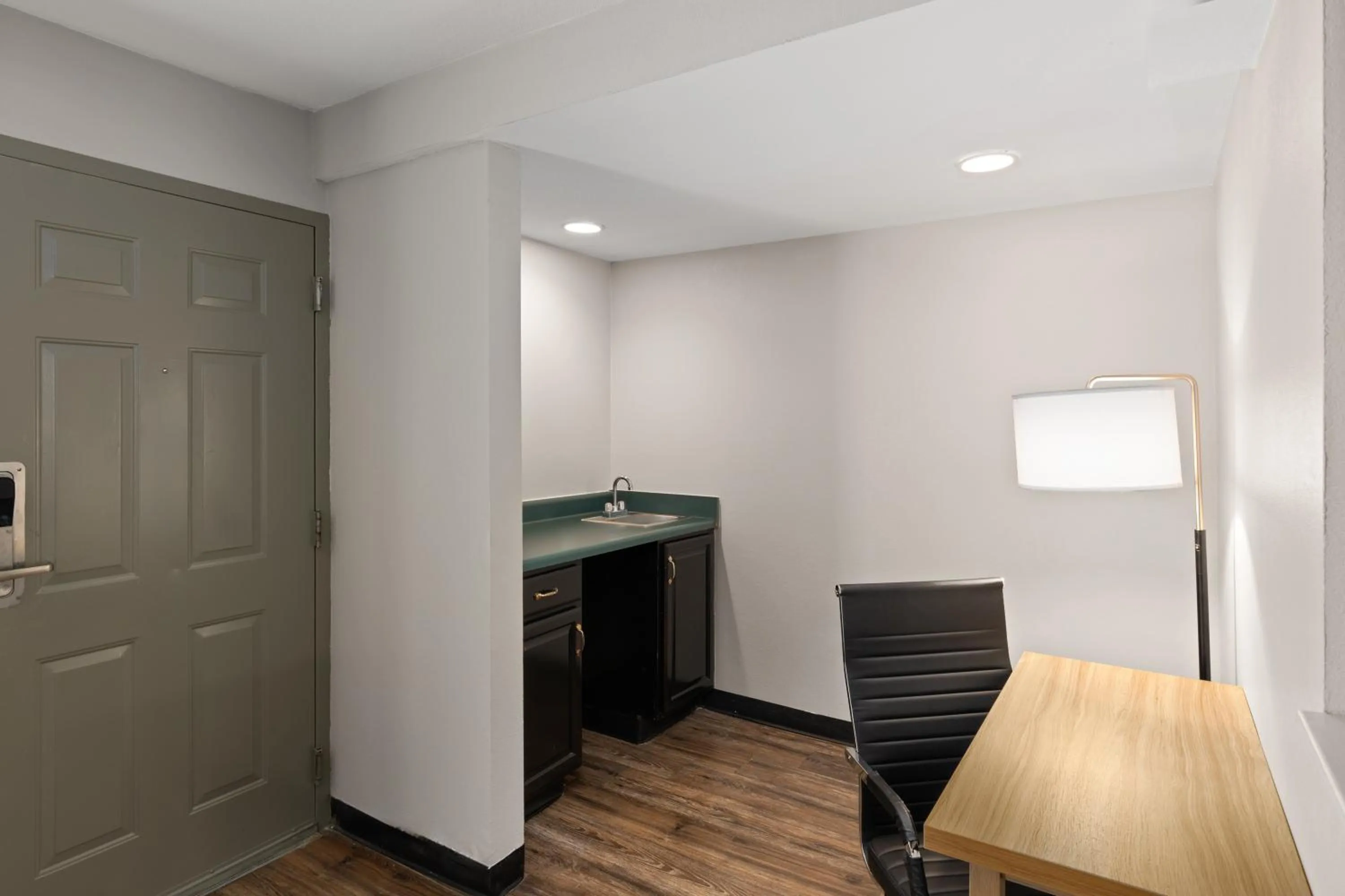 Seating area in Days Inn by Wyndham Clarksville North EXIT 4