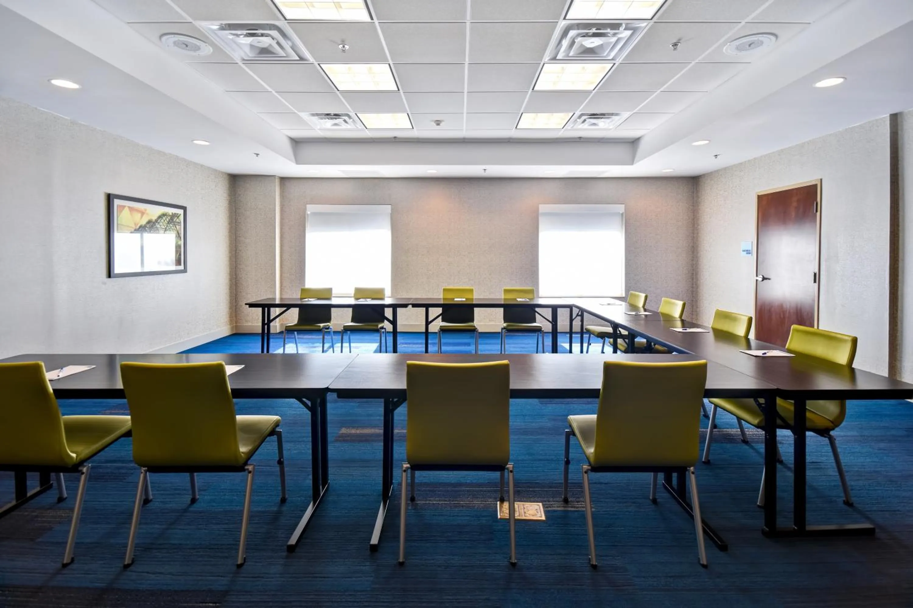 Meeting/conference room in Holiday Inn Express & Suites Schererville by IHG