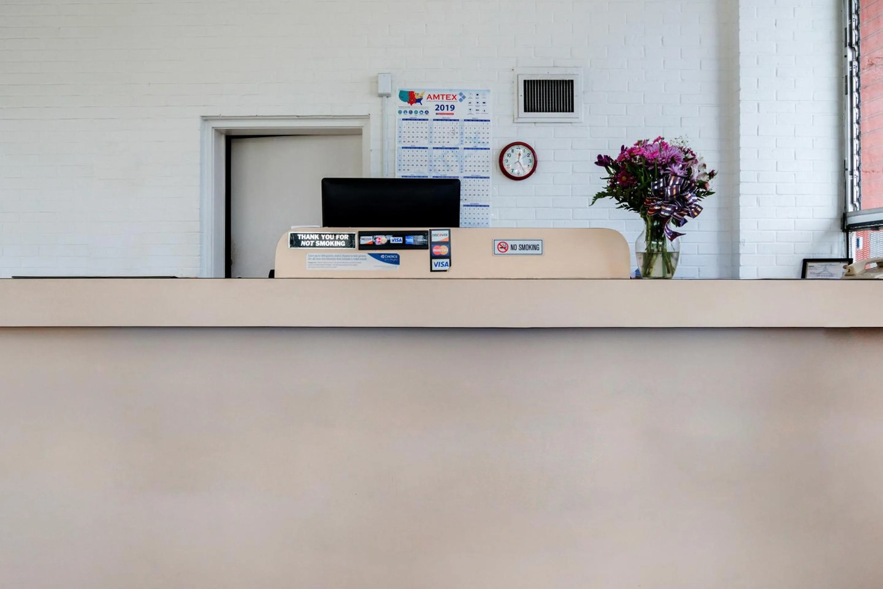 Lobby or reception in OYO Hotel Mustang Silver Spring FL