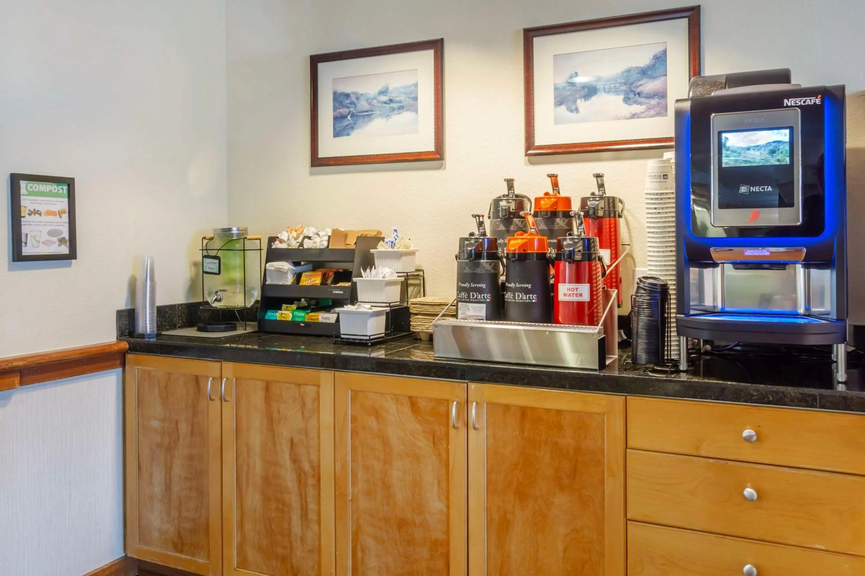 Breakfast in Best Western Plus Edmonds Harbor Inn