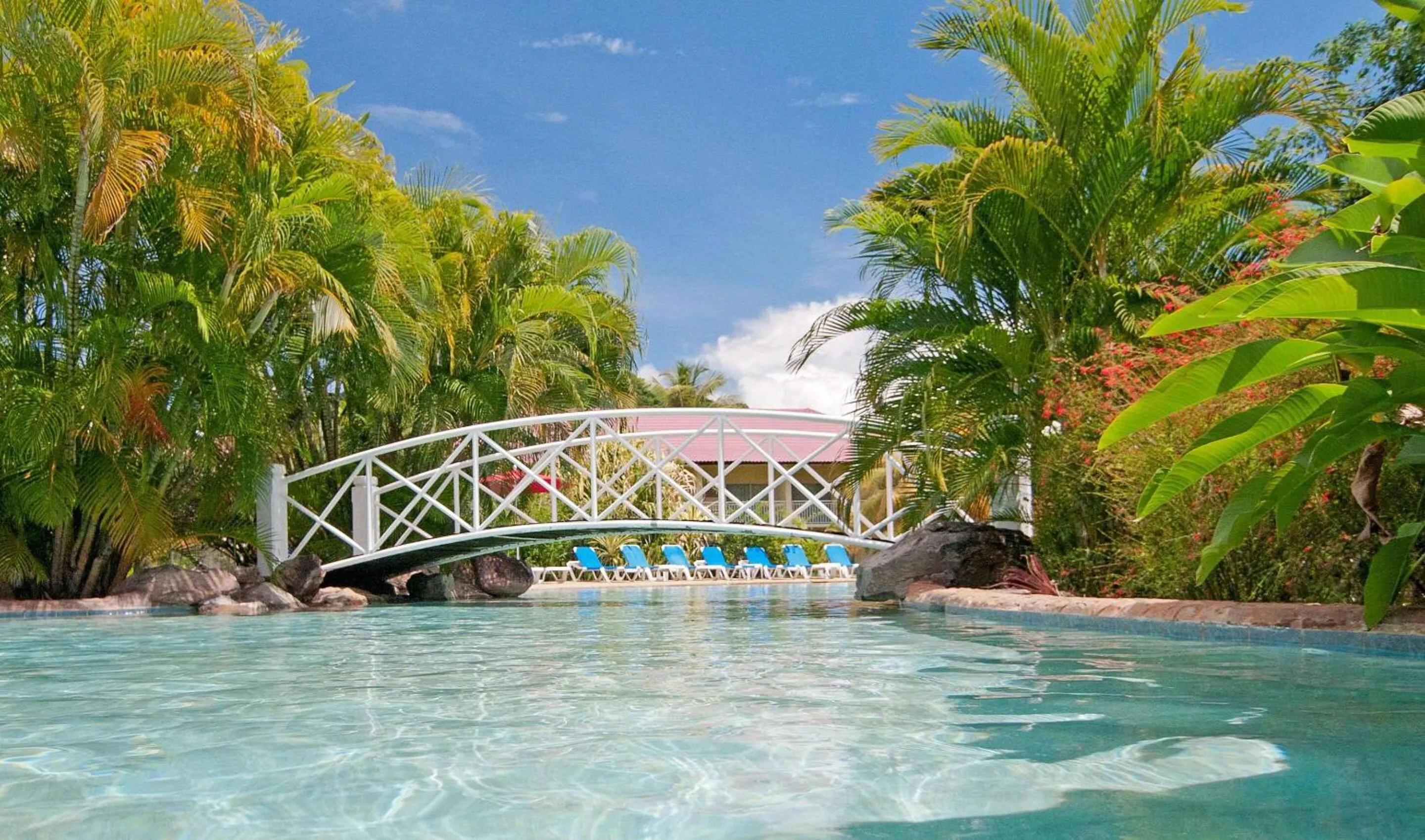 Swimming pool in Radisson Grenada Beach Resort