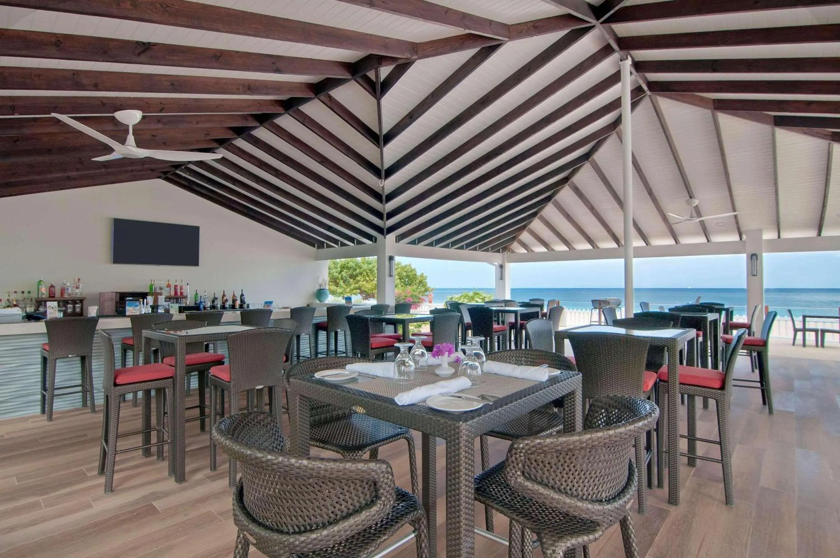 Lounge or bar in Radisson Grenada Beach Resort