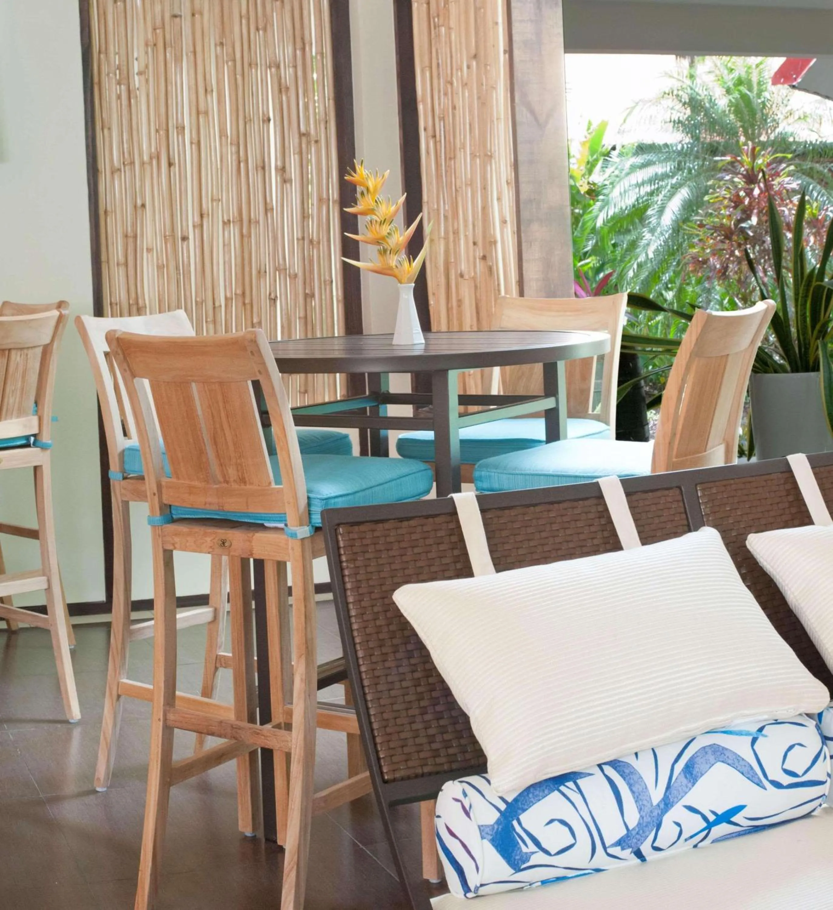 Lounge or bar in Radisson Grenada Beach Resort