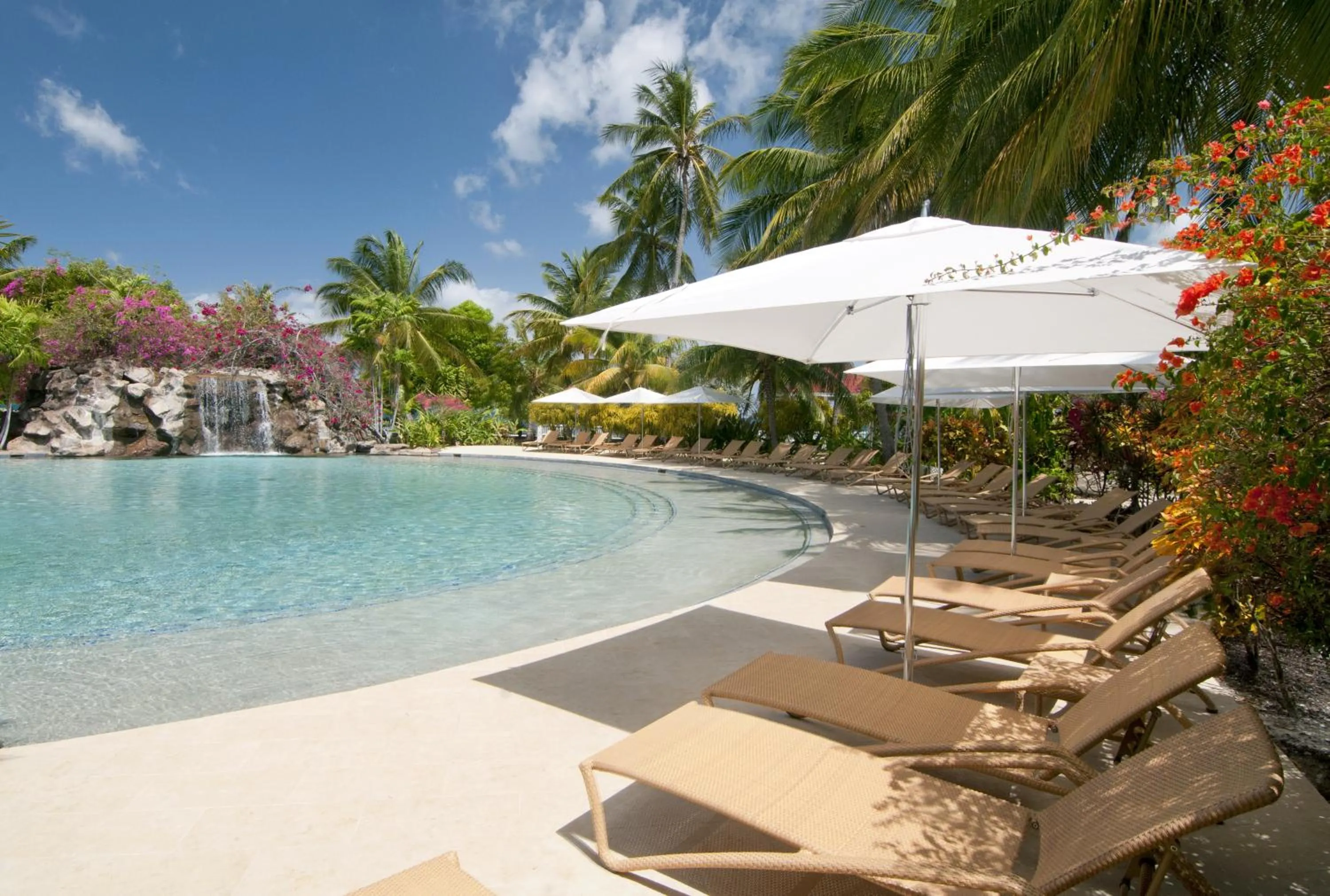 Swimming pool in Radisson Grenada Beach Resort