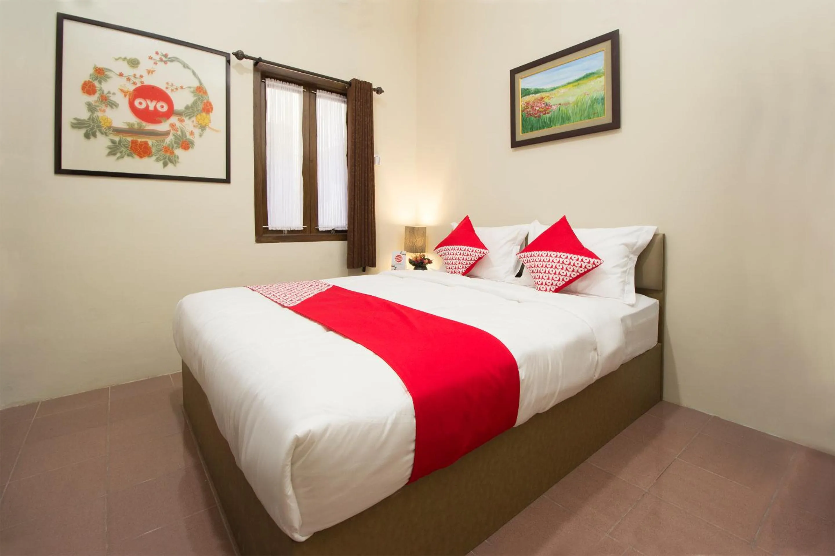 Bedroom in OYO 572 Omah Gedongkuning Syariah Homestay