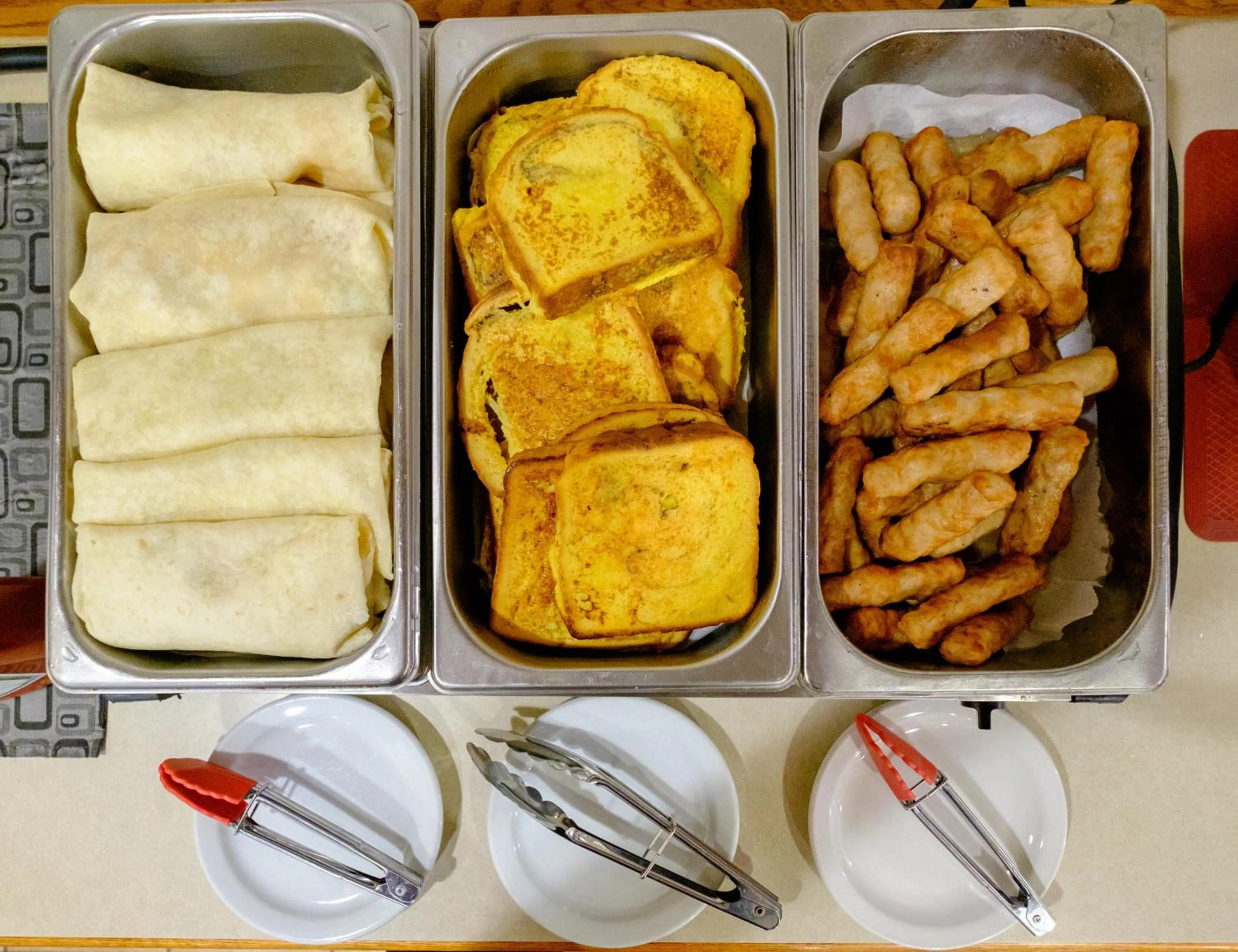 Breakfast in Perfect Inns & Suites