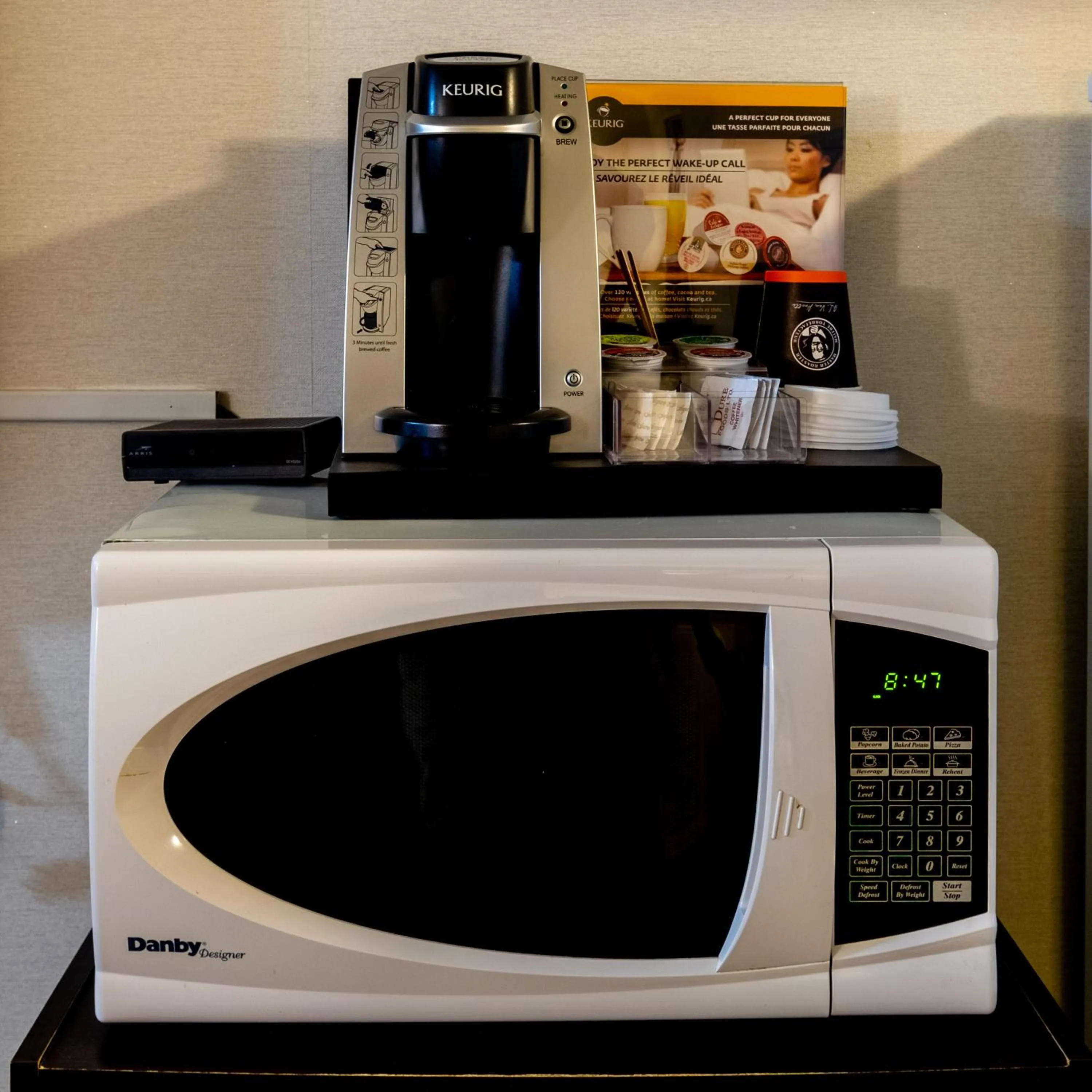 Coffee/tea facilities in Perfect Inns & Suites