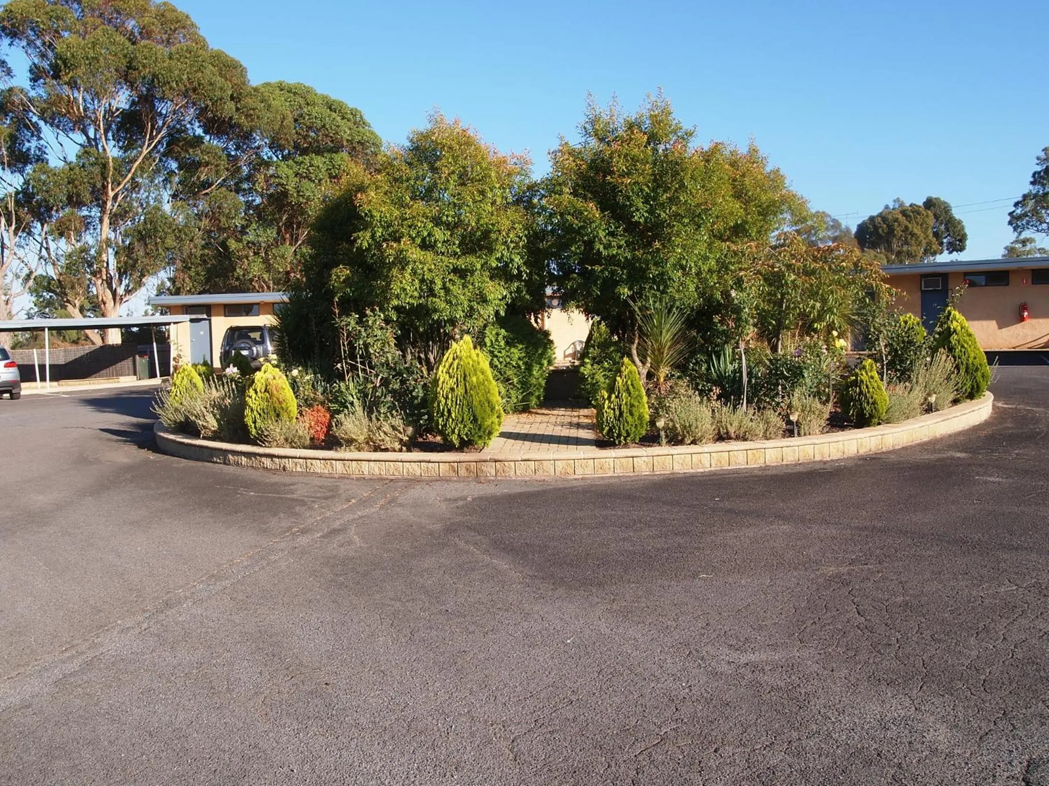 Garden in Motel Traralgon