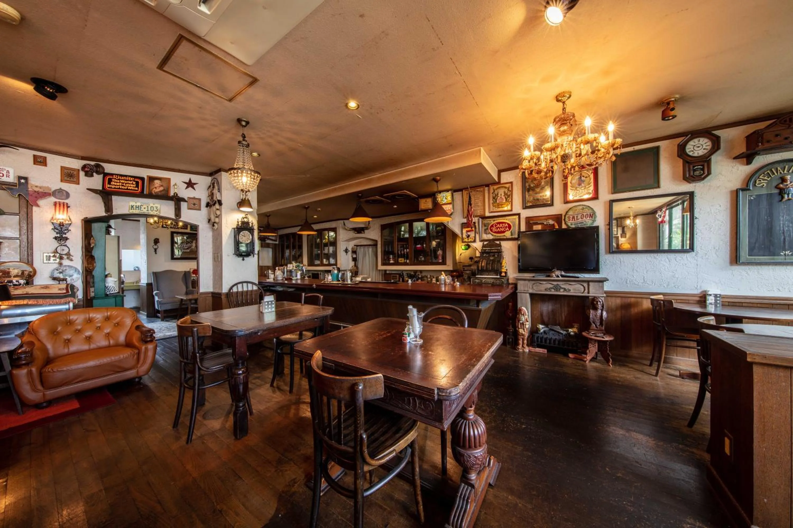 Restaurant/places to eat in Hotel Hanaya