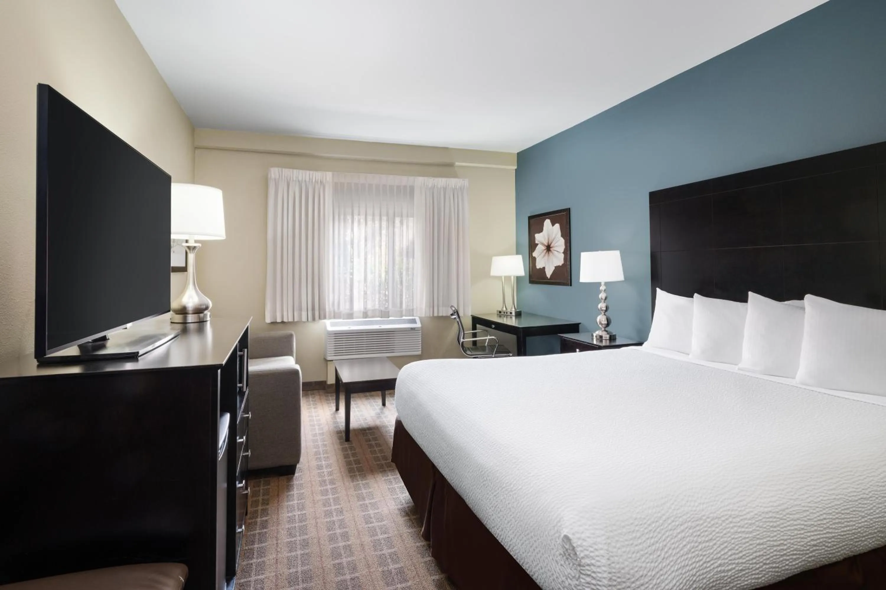 Bedroom, Bed in La Cuesta Inn, BW Signature Collection