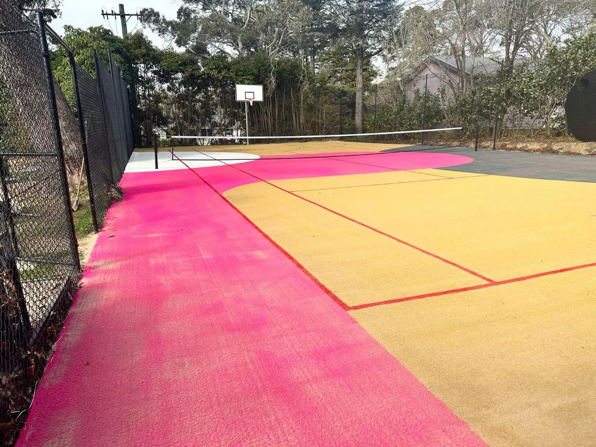 Tennis court in Kyah