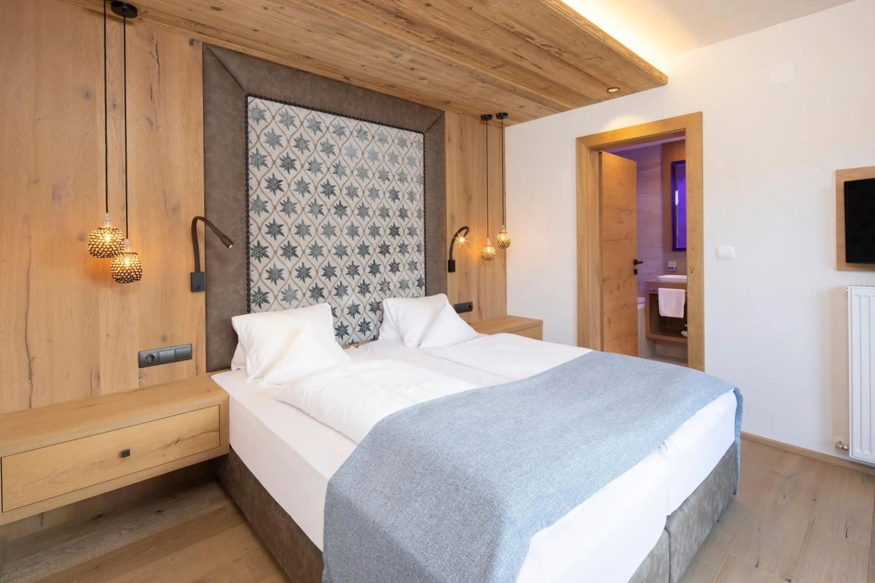 Bed in Alpbacherhof Mountain & Spa Resort