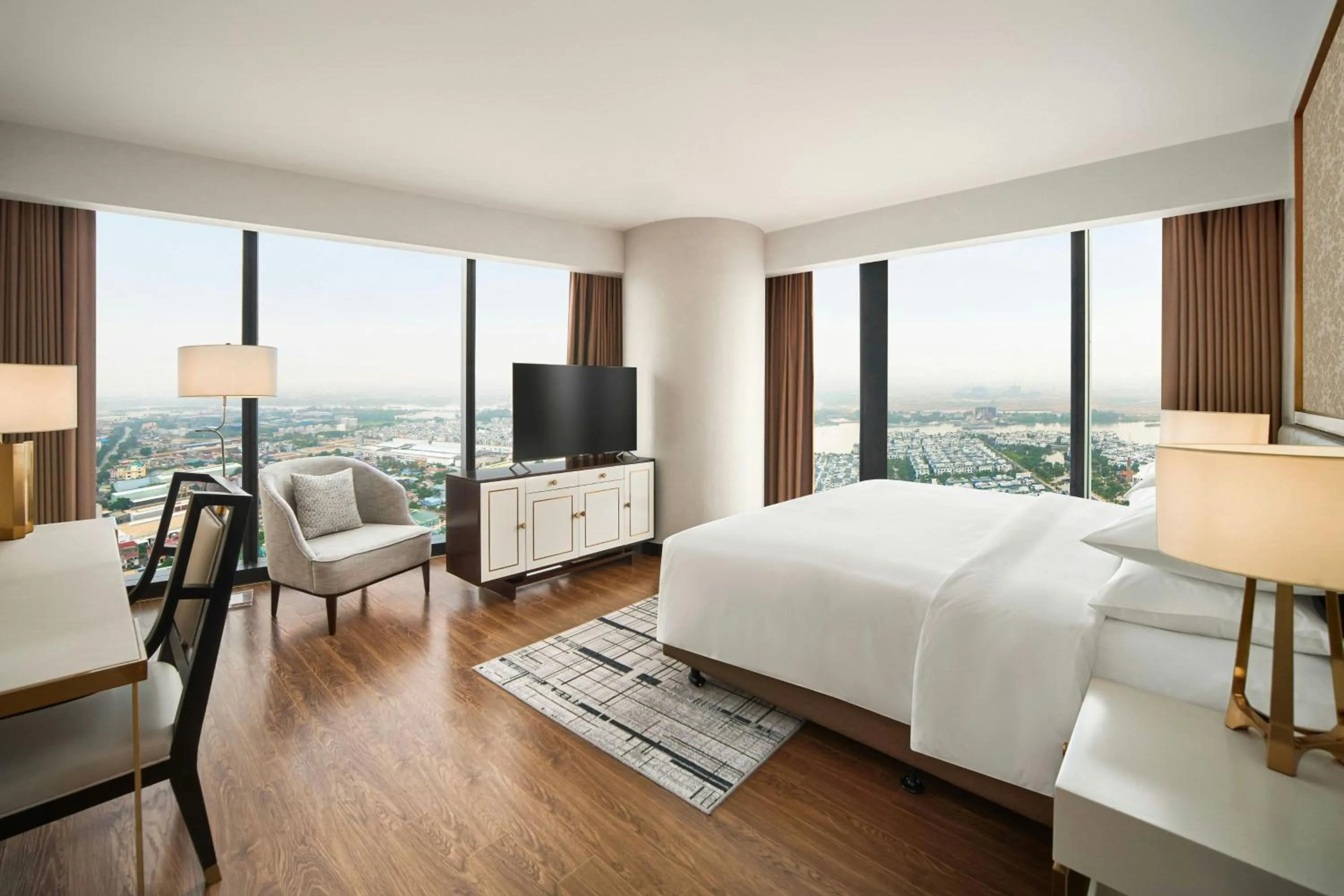 Photo of the whole room, Bed in Sheraton Hai Phong