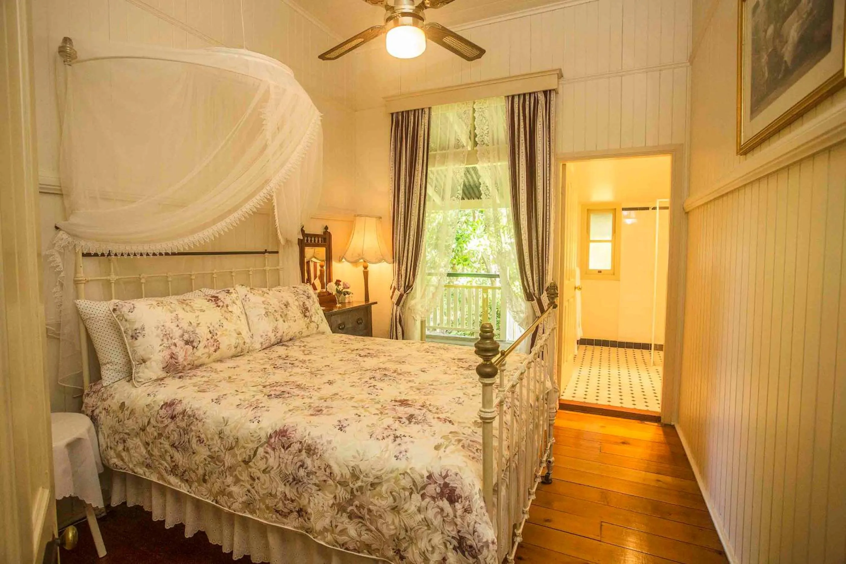 Bed in The Falls Montville