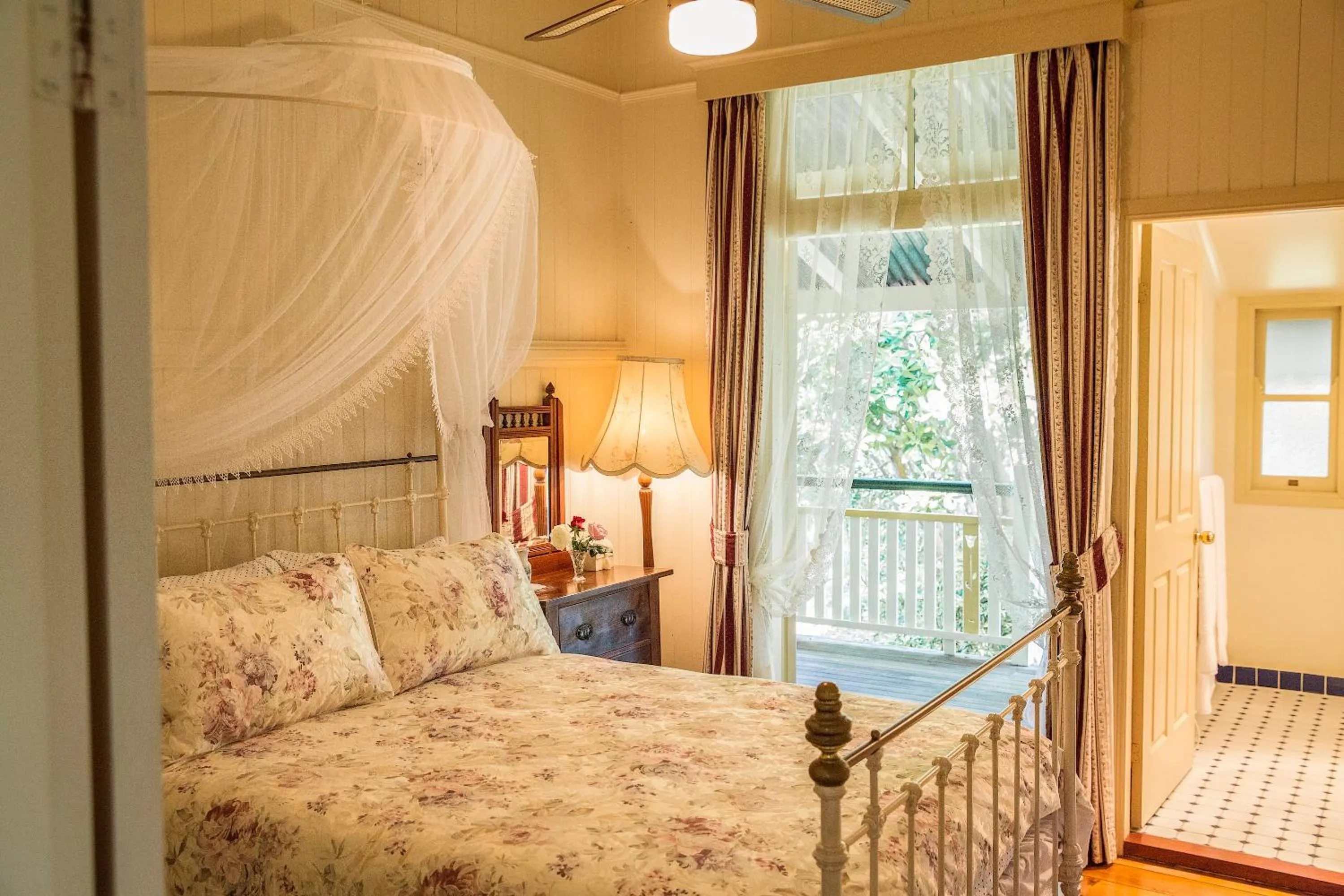 Bed in The Falls Montville