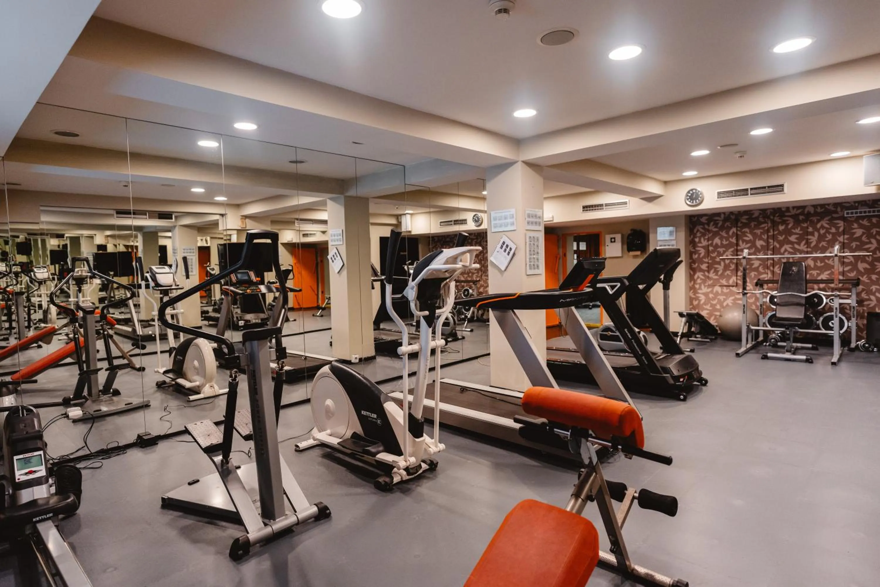 Fitness centre/facilities in Hotel Yasmin Košice