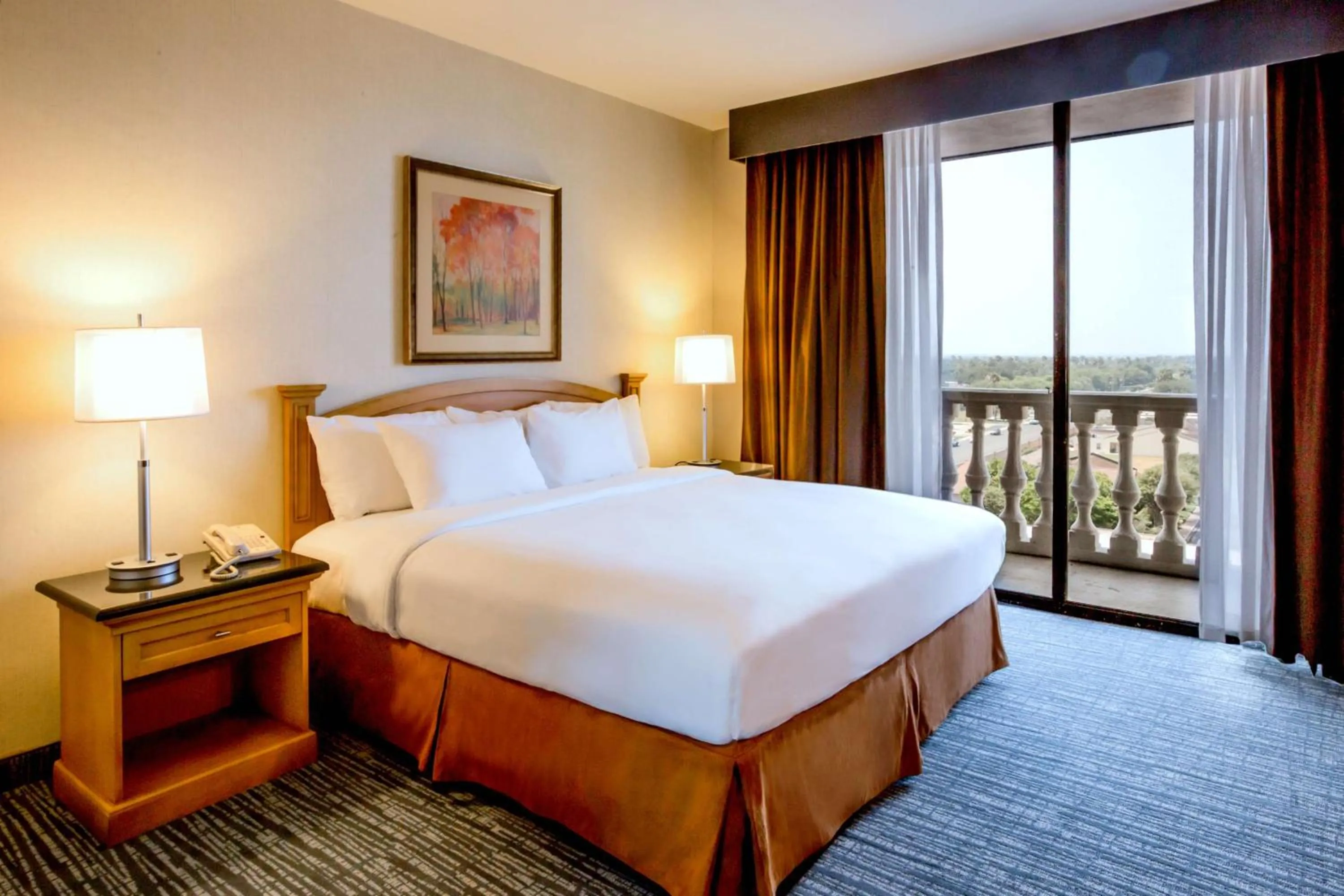 Bed in Doubletree by Hilton McAllen