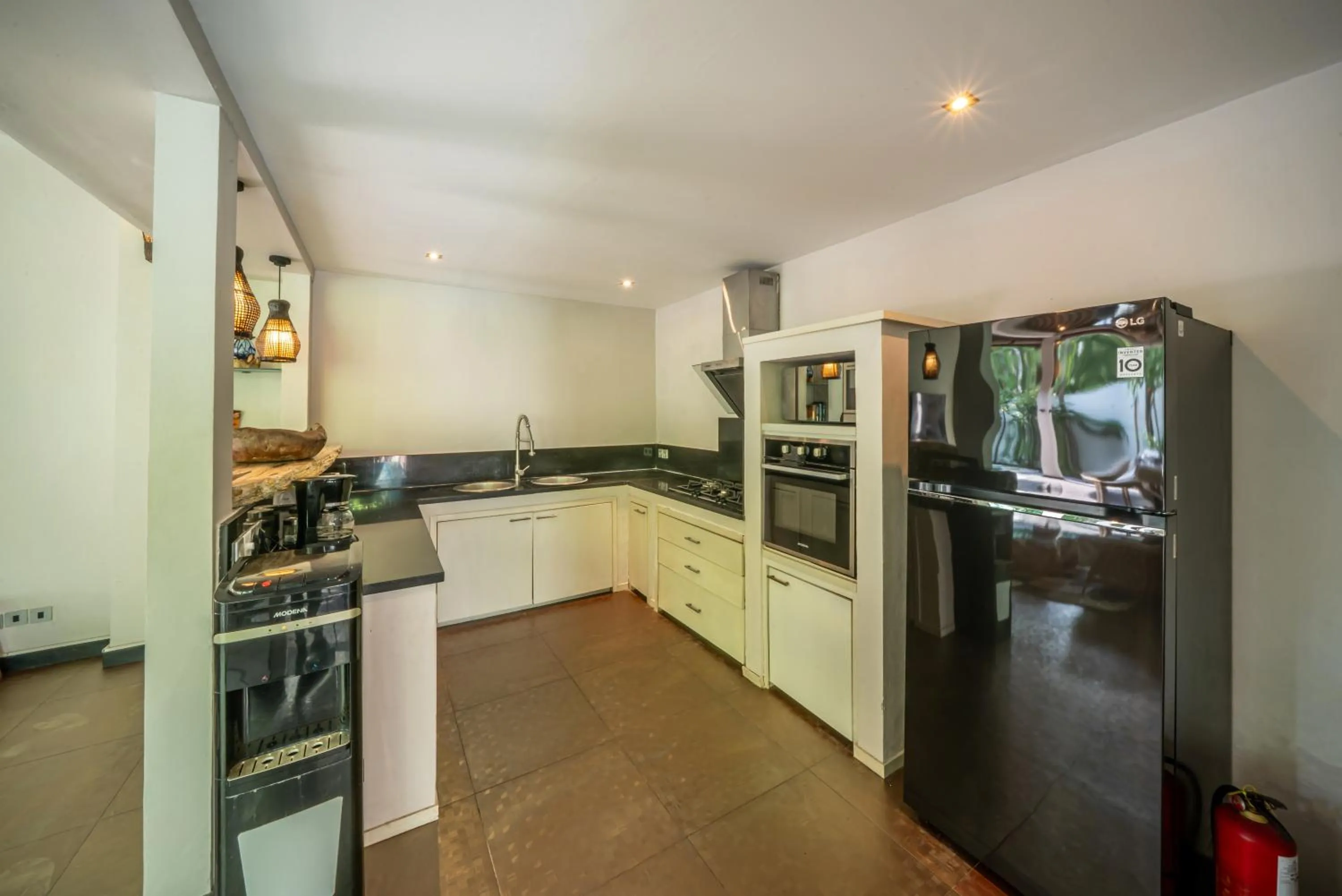 Kitchen or kitchenette in Villa Koala, 2Br Close to W, Potato Head and Shi Shi