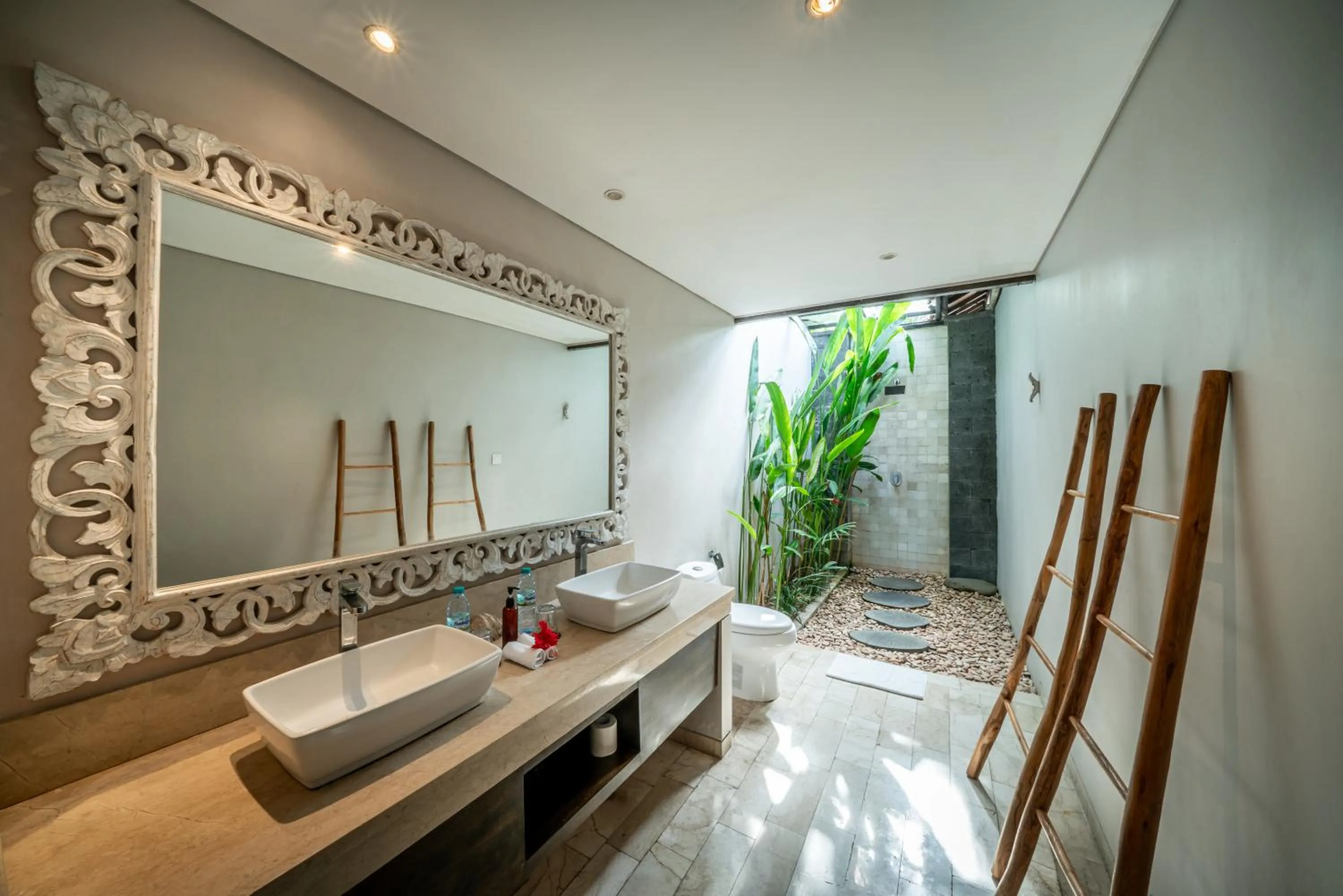 Bathroom in Villa Koala, 2Br Close to W, Potato Head and Shi Shi