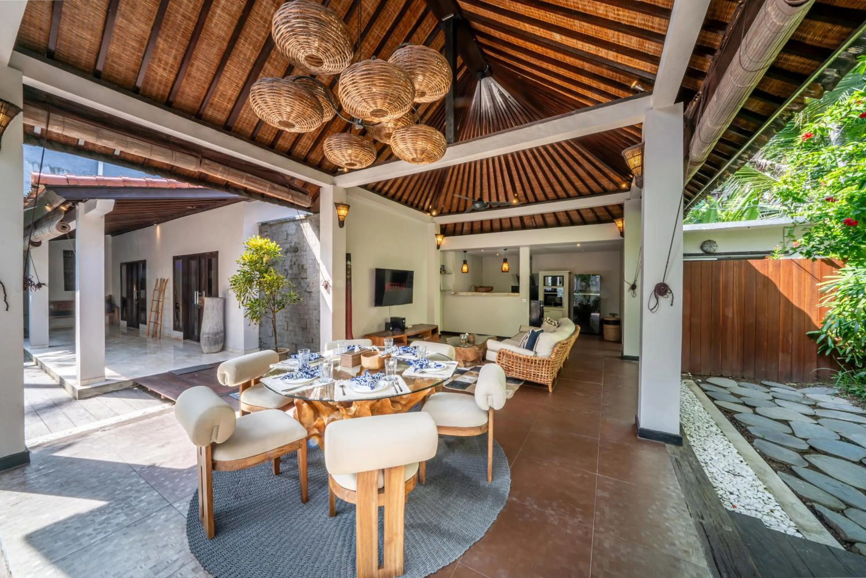 Seating area in Villa Koala, 2Br Close to W, Potato Head and Shi Shi