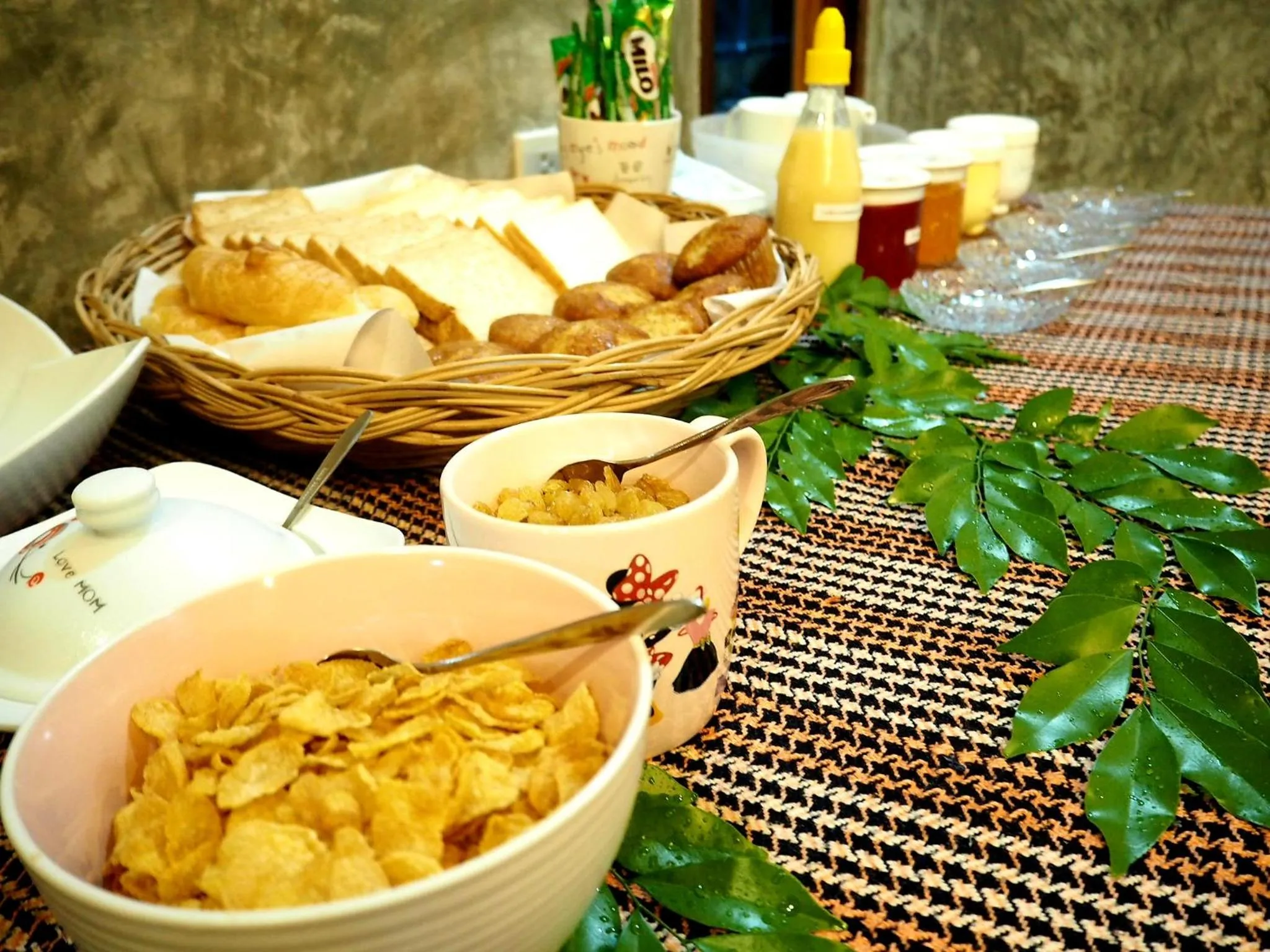 Buffet breakfast in NawiengkaeRiverview Resort