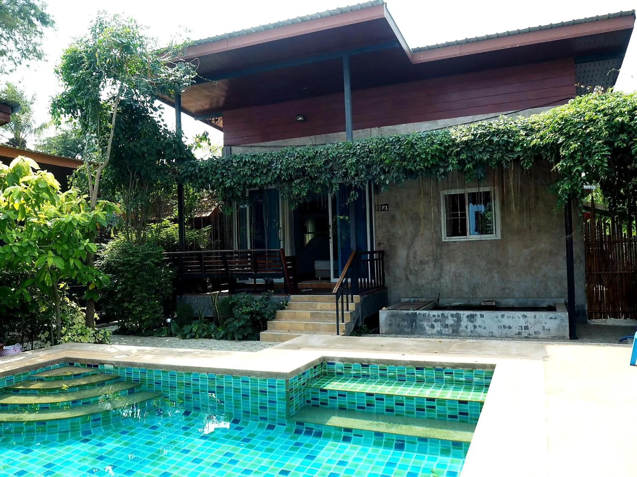 NawiengkaeRiverview Resort