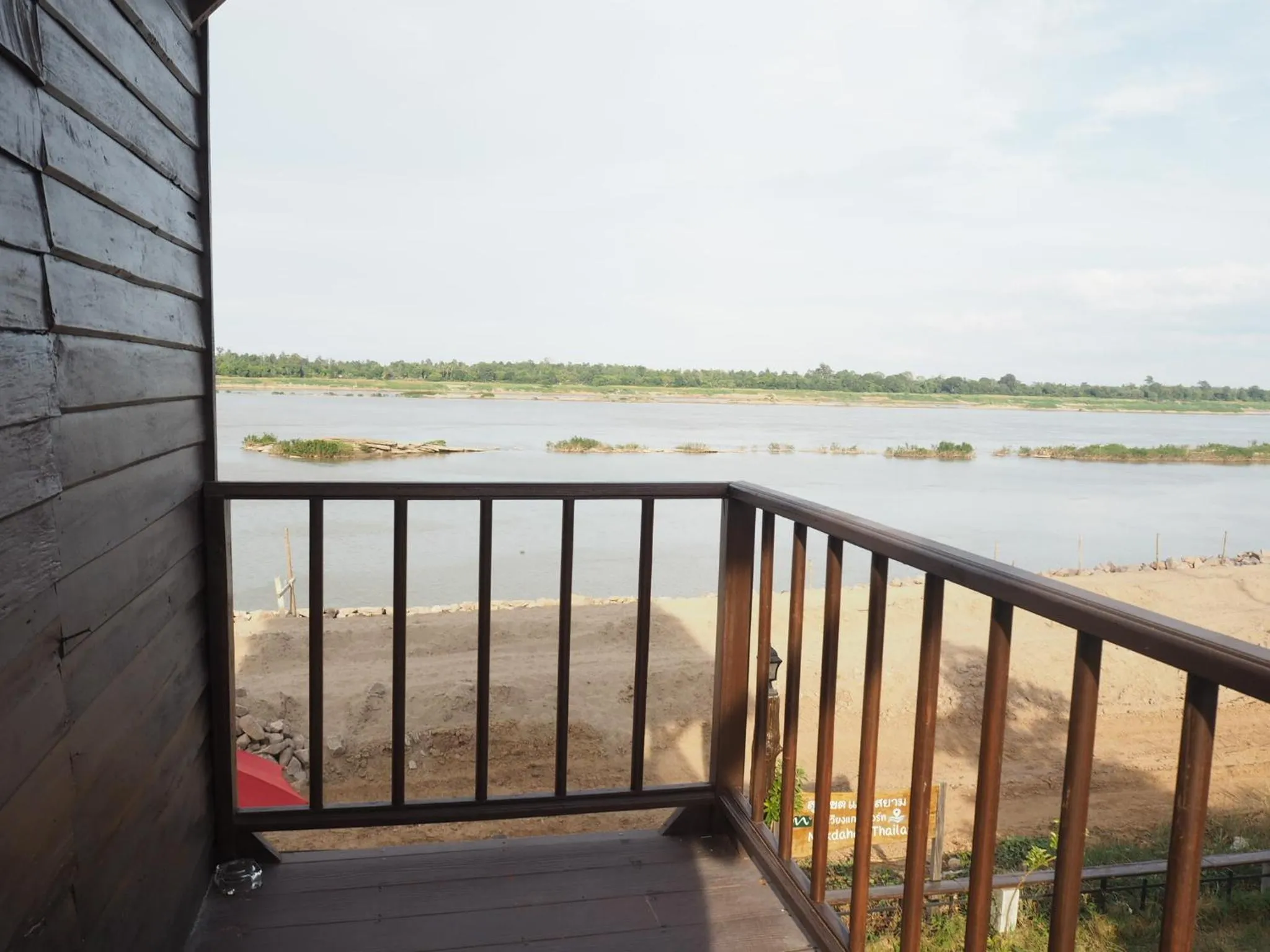 NawiengkaeRiverview Resort