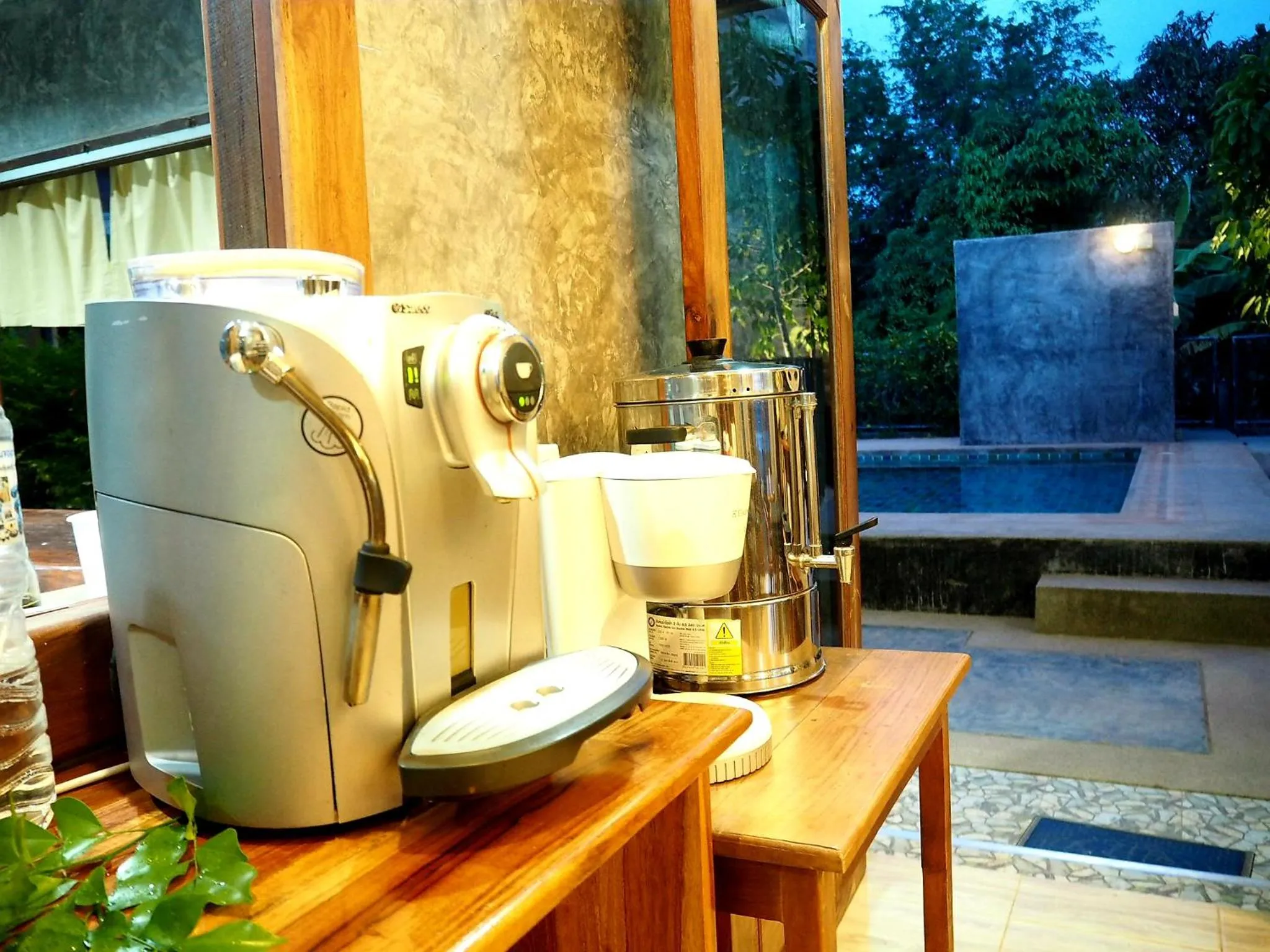 Drinks in NawiengkaeRiverview Resort