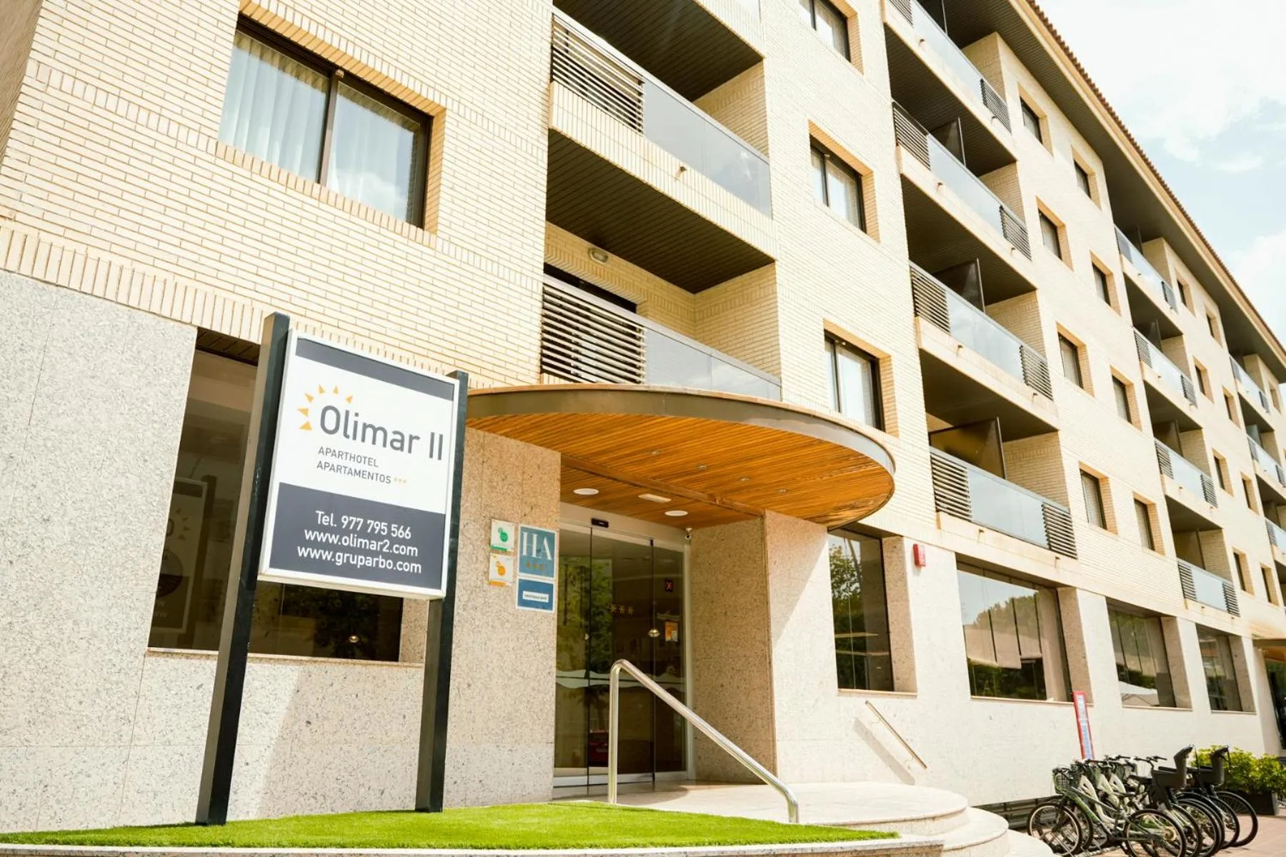 Facade/entrance in Olimar II
