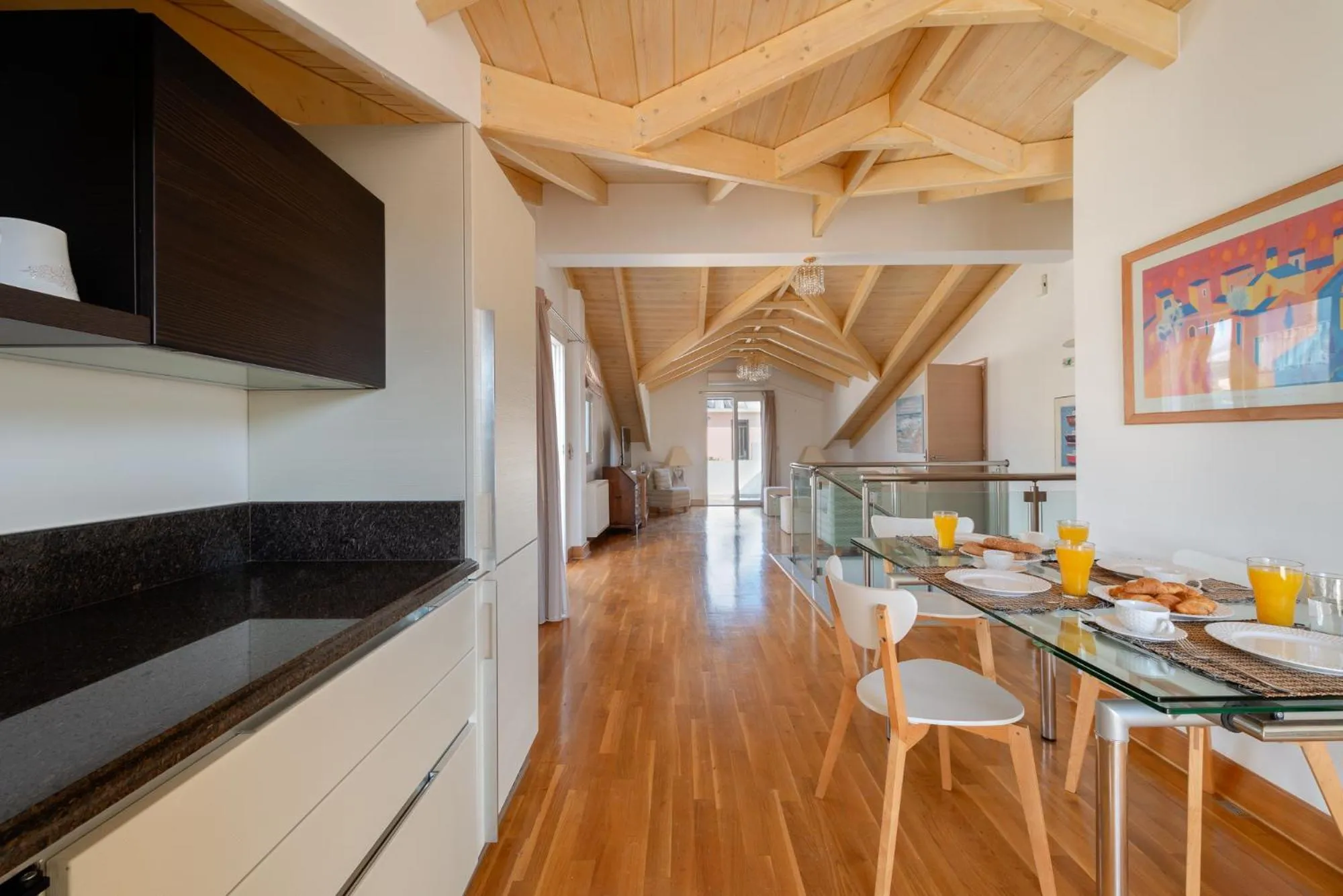 Kitchen or kitchenette in Elegant Living