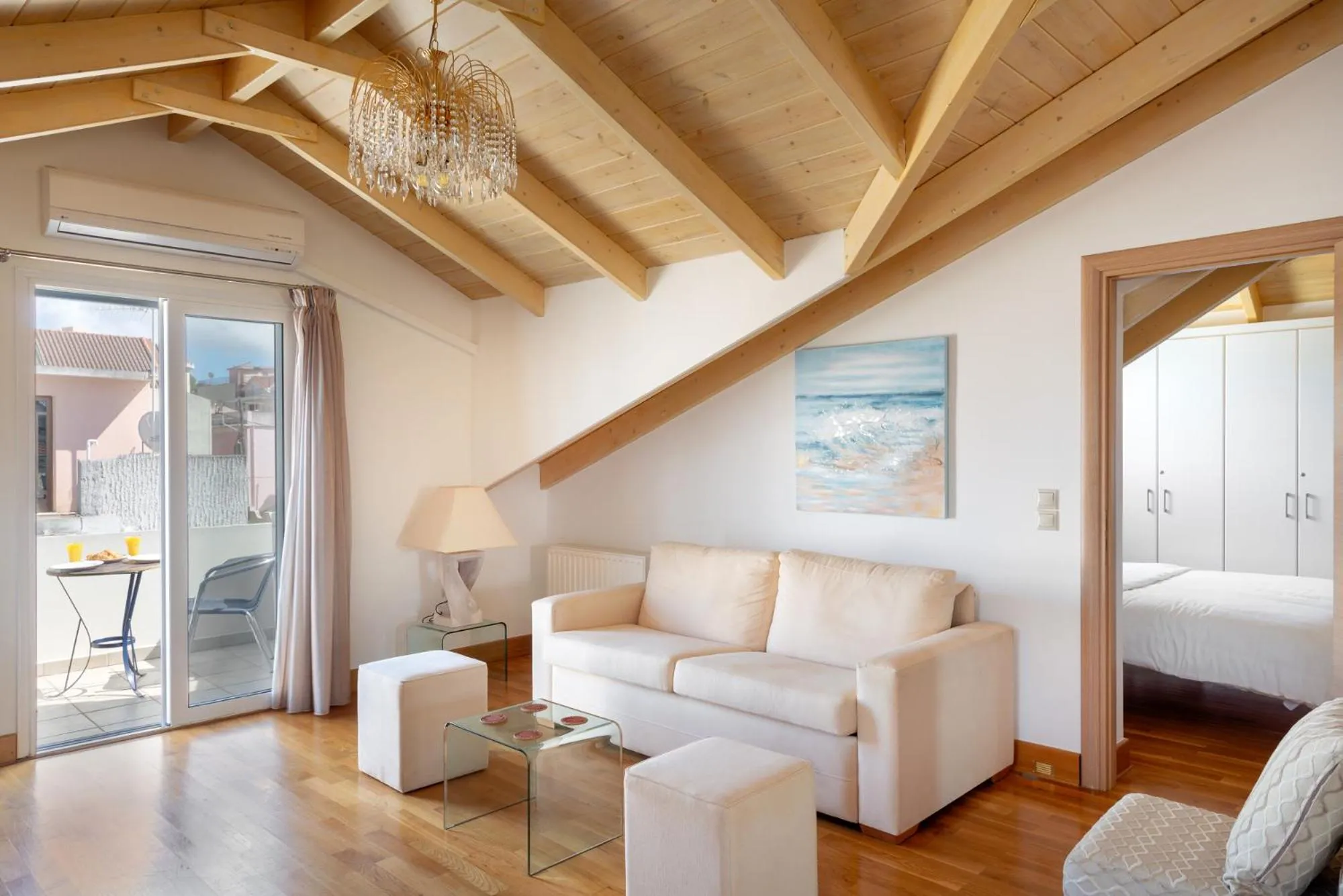 Living room, Bed in Elegant Living