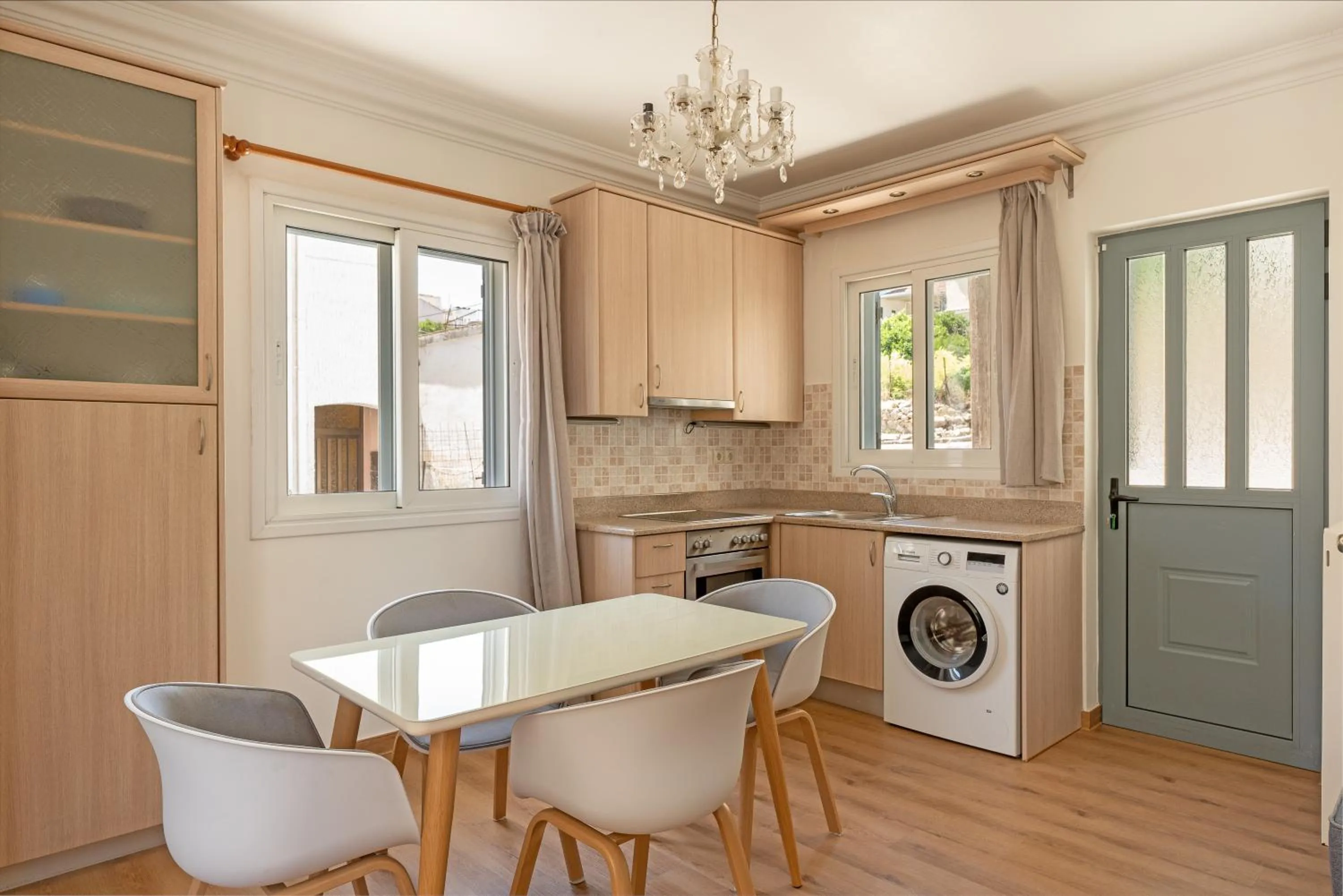 Dining area in Elegant Living