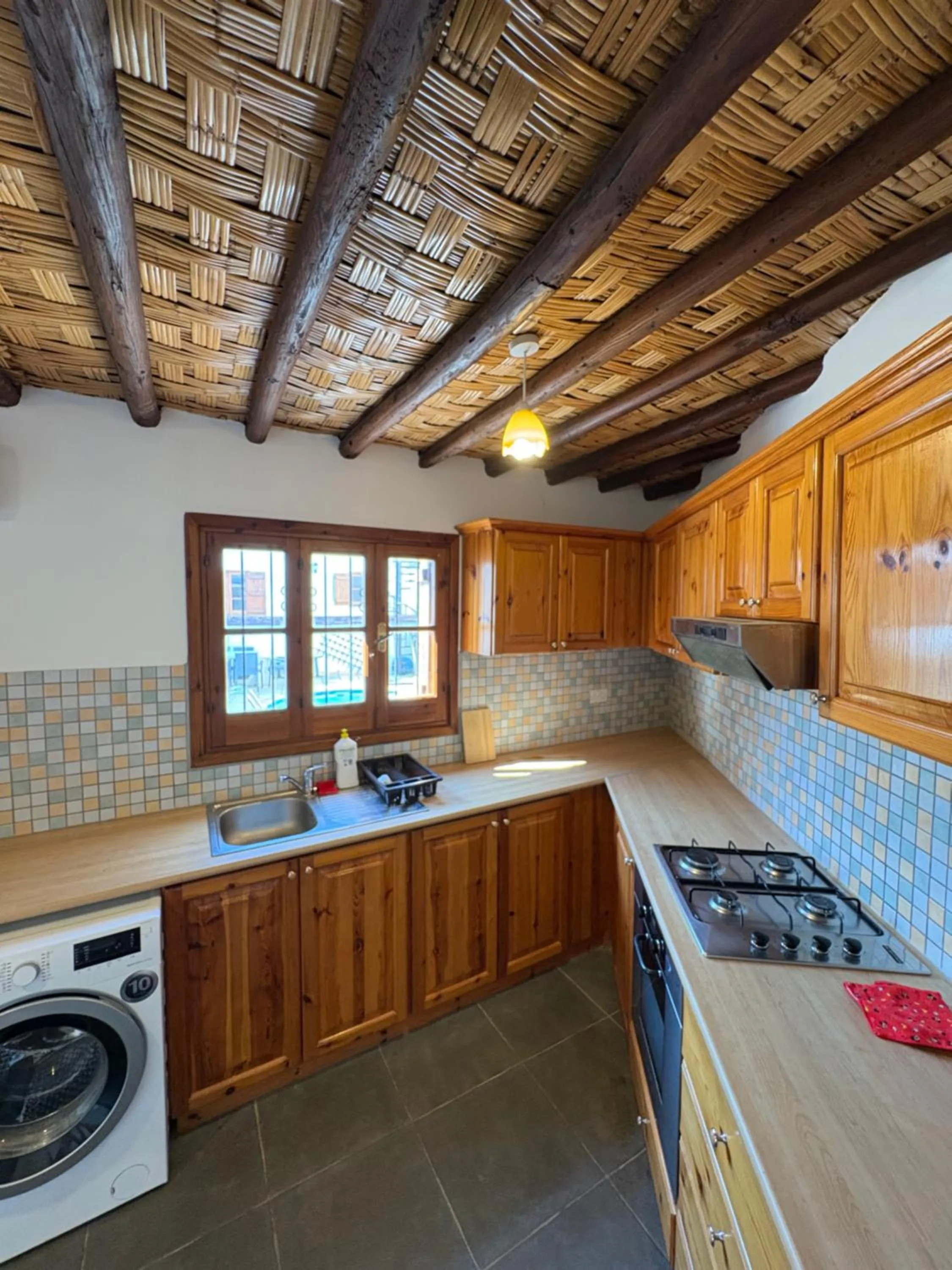 dishwasher in kyrenia palace boutique hotel