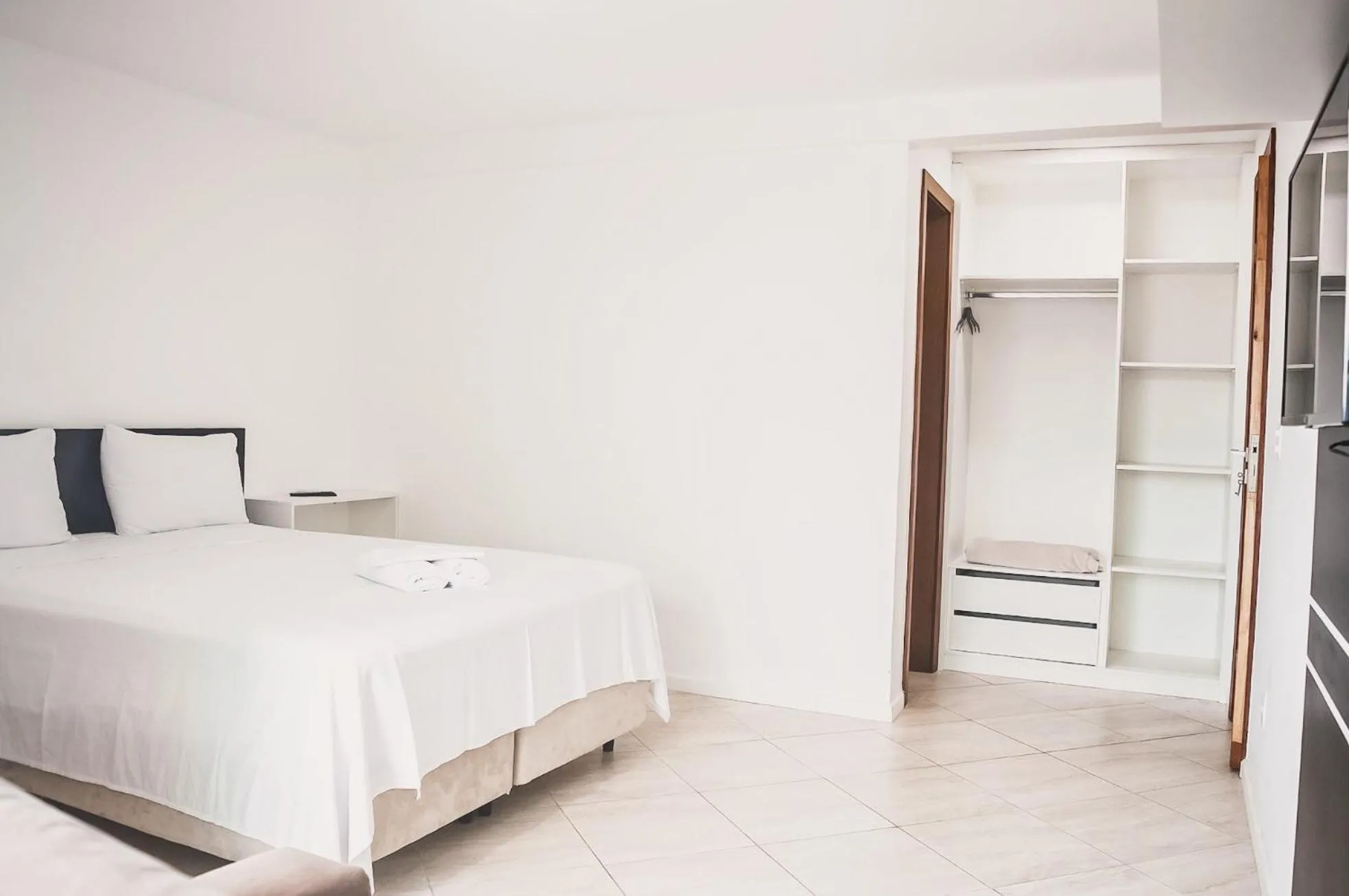 Bed in Sophia 2 Residence Inn