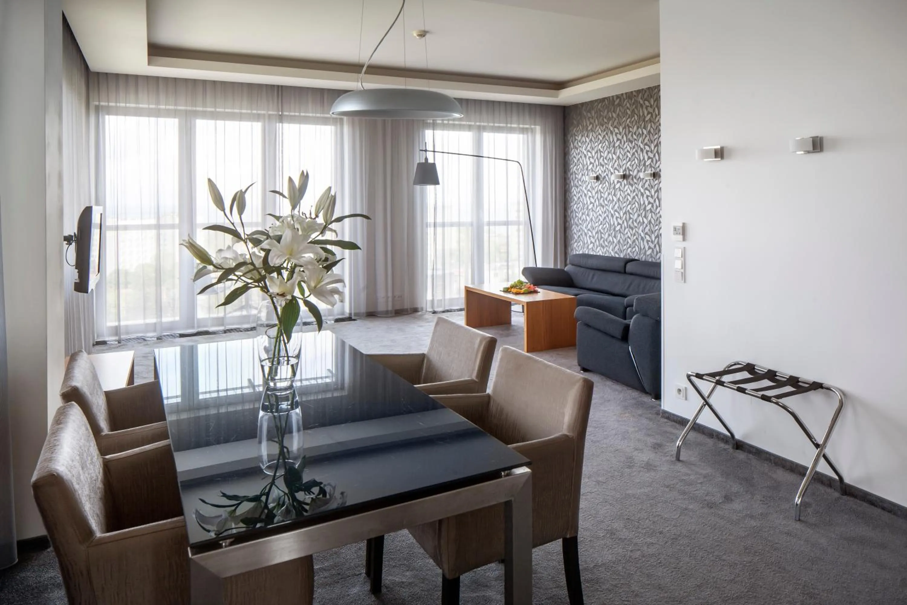 Dining area in Sea Premium Apartments - Destigo Hotels