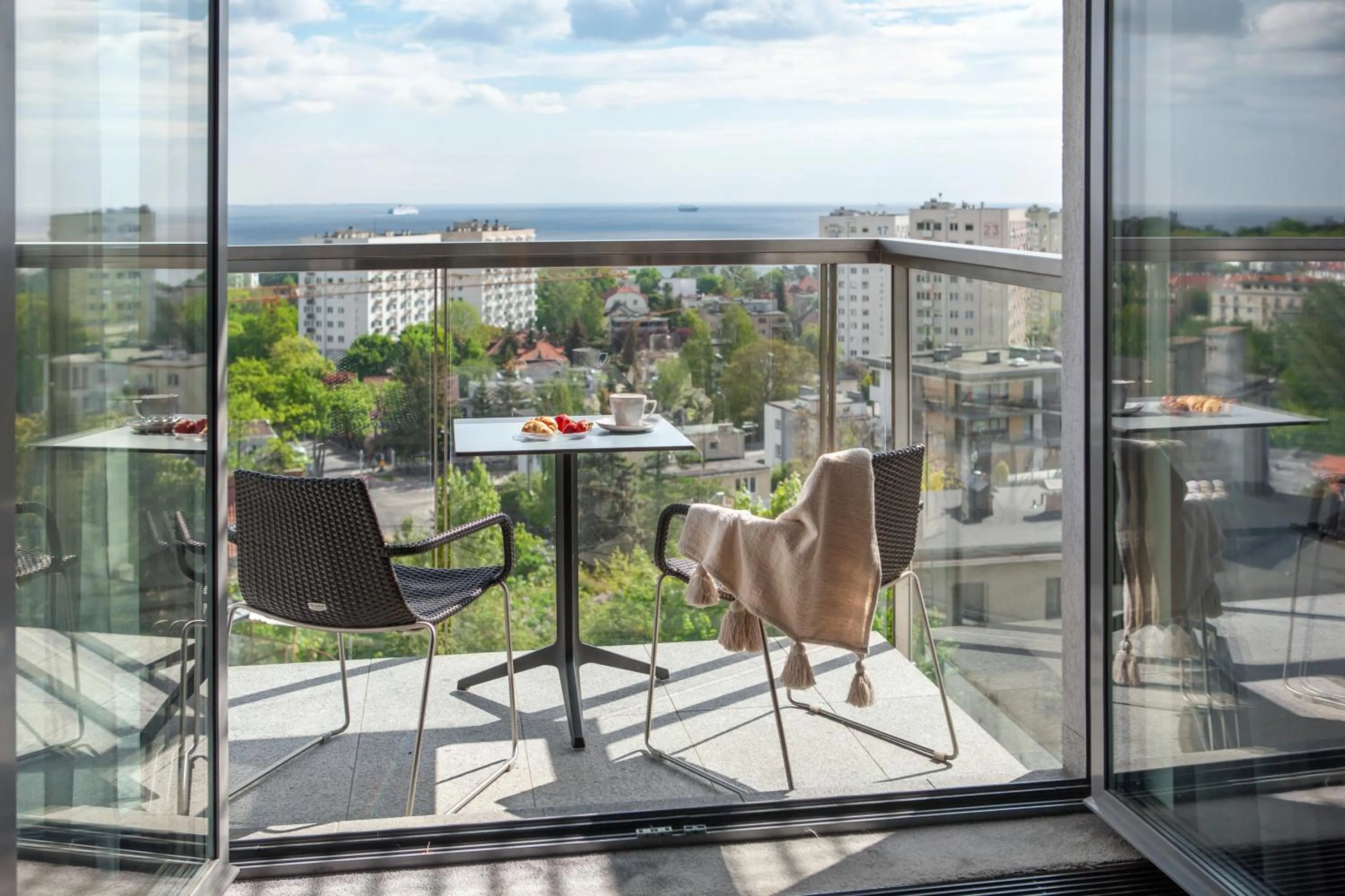 Breakfast in Sea Premium Apartments - Destigo Hotels