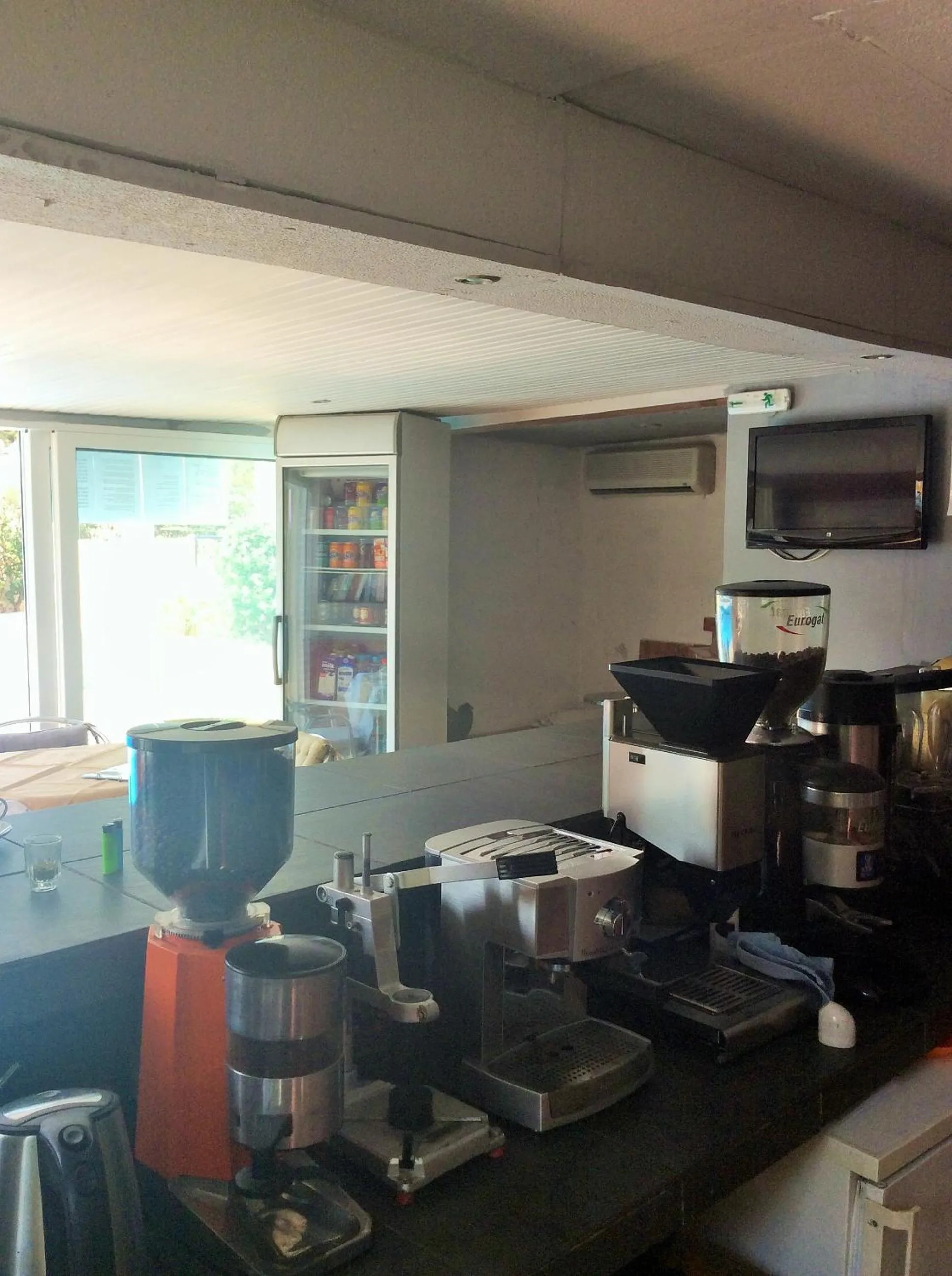 Restaurant/places to eat in Villa Sofia