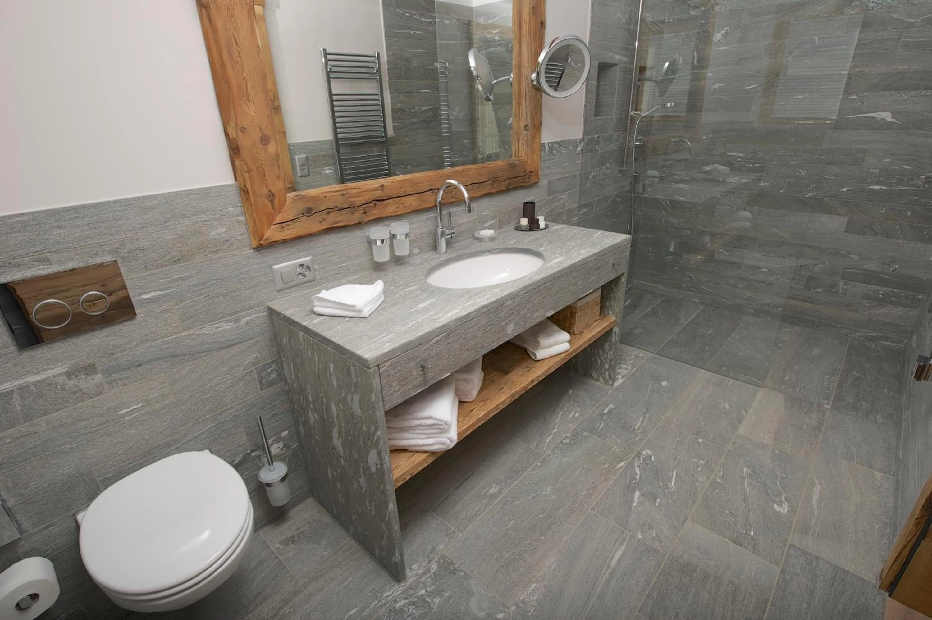 Shower in Hotelino Petit Chalet