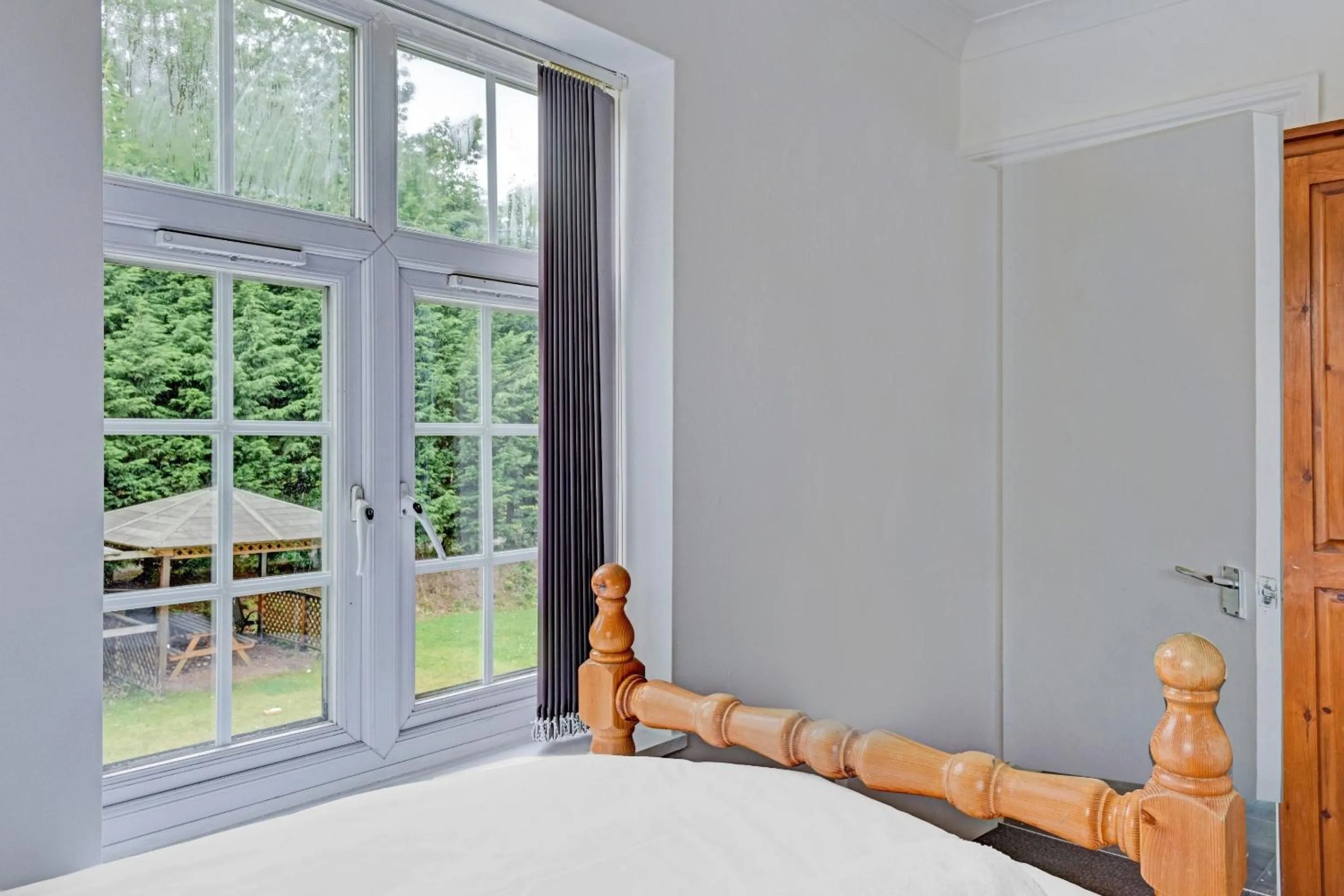 Bedroom, Bed in The Gables Hotel, Birmingham Airport
