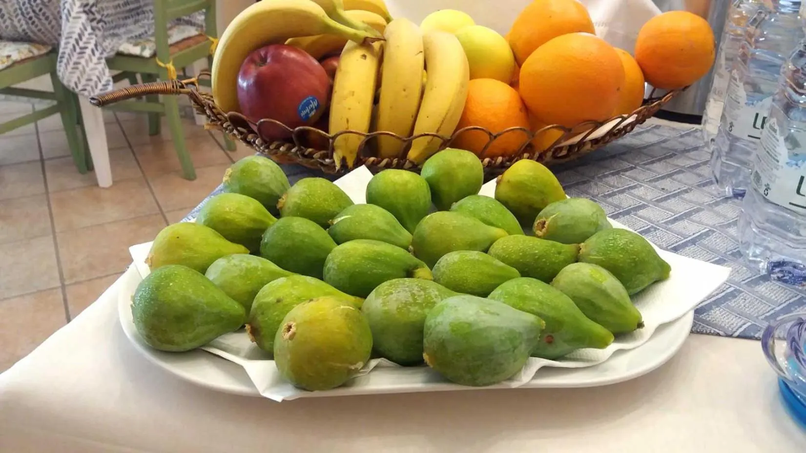 Buffet breakfast in Villa Bruna